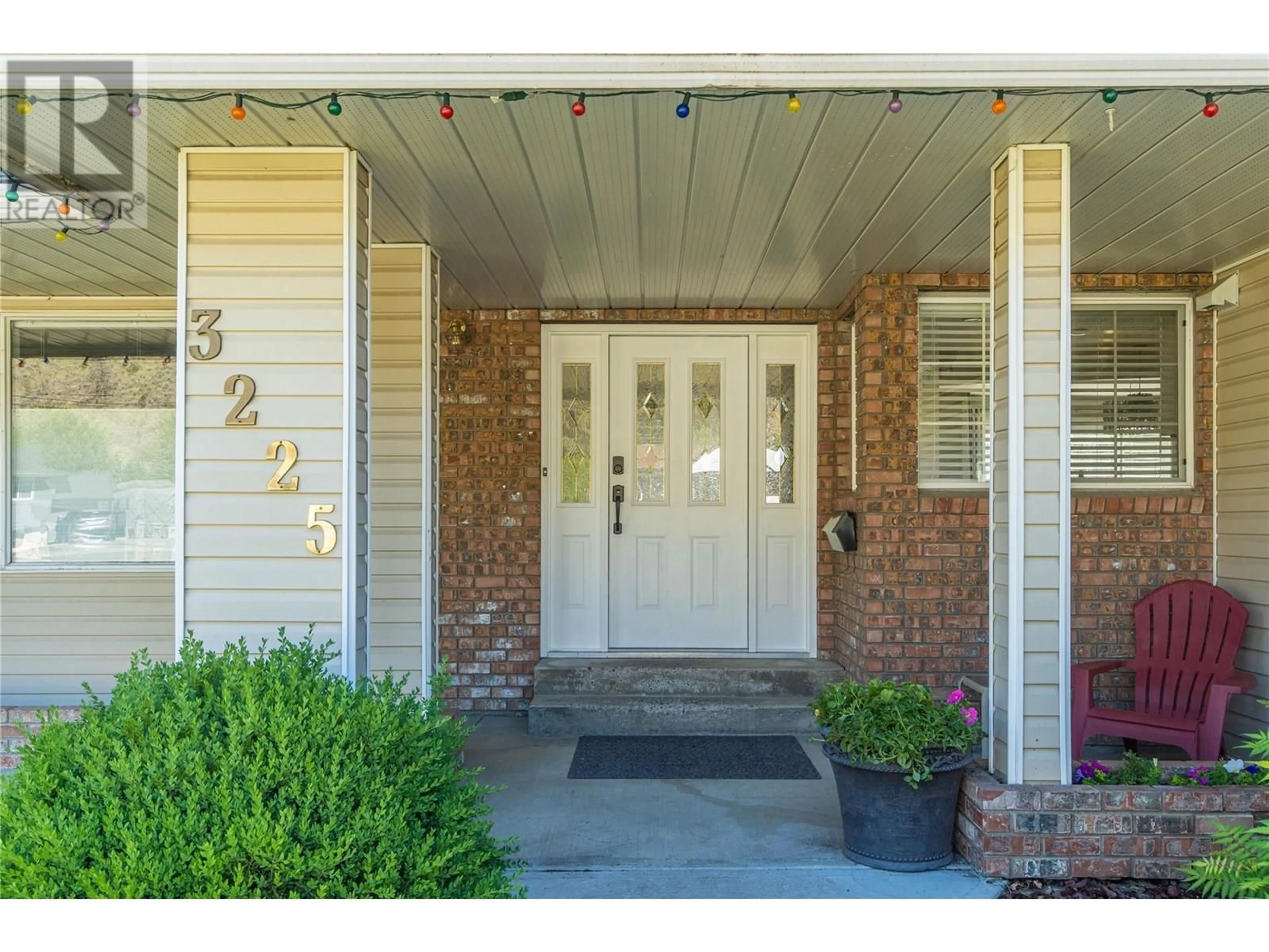 Indoor entryway for 3225 HARGRAVES PLACE, Kamloops British Columbia V2B8H3