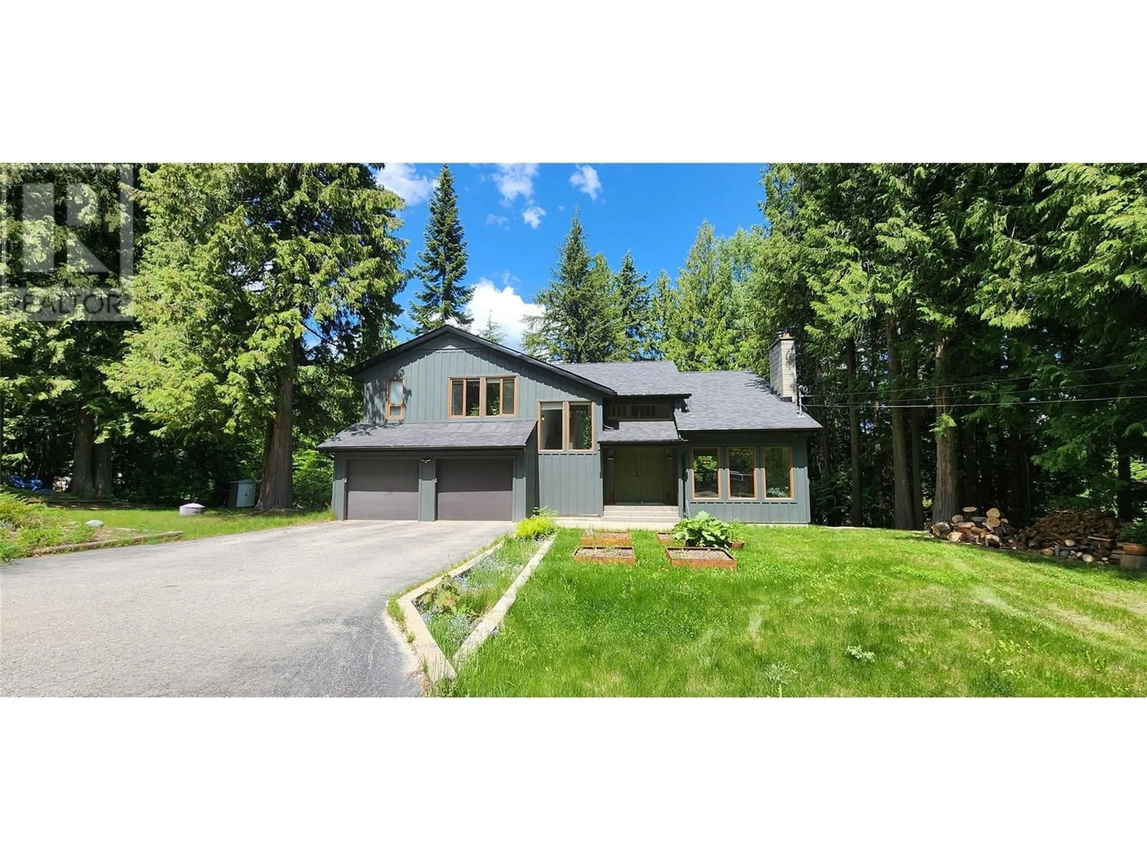 A pic from outside/outdoor area/front of a property/back of a property/a pic from drone, unknown for 1740 BLACK DIAMOND DRIVE, Rossland British Columbia V0G1Y0