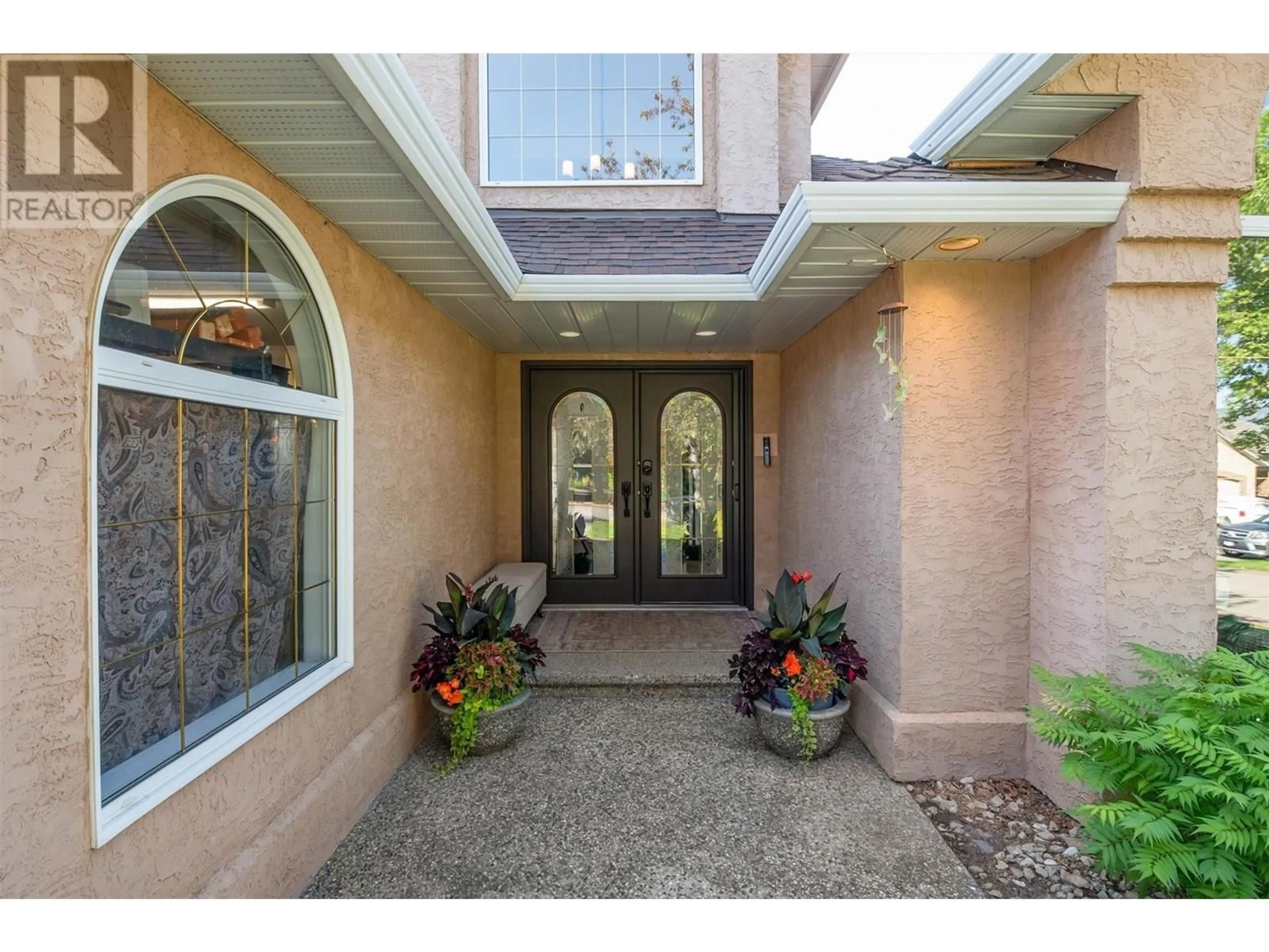 Indoor entryway for 2193 BRECKENRIDGE COURT, Kelowna British Columbia V1V1W2