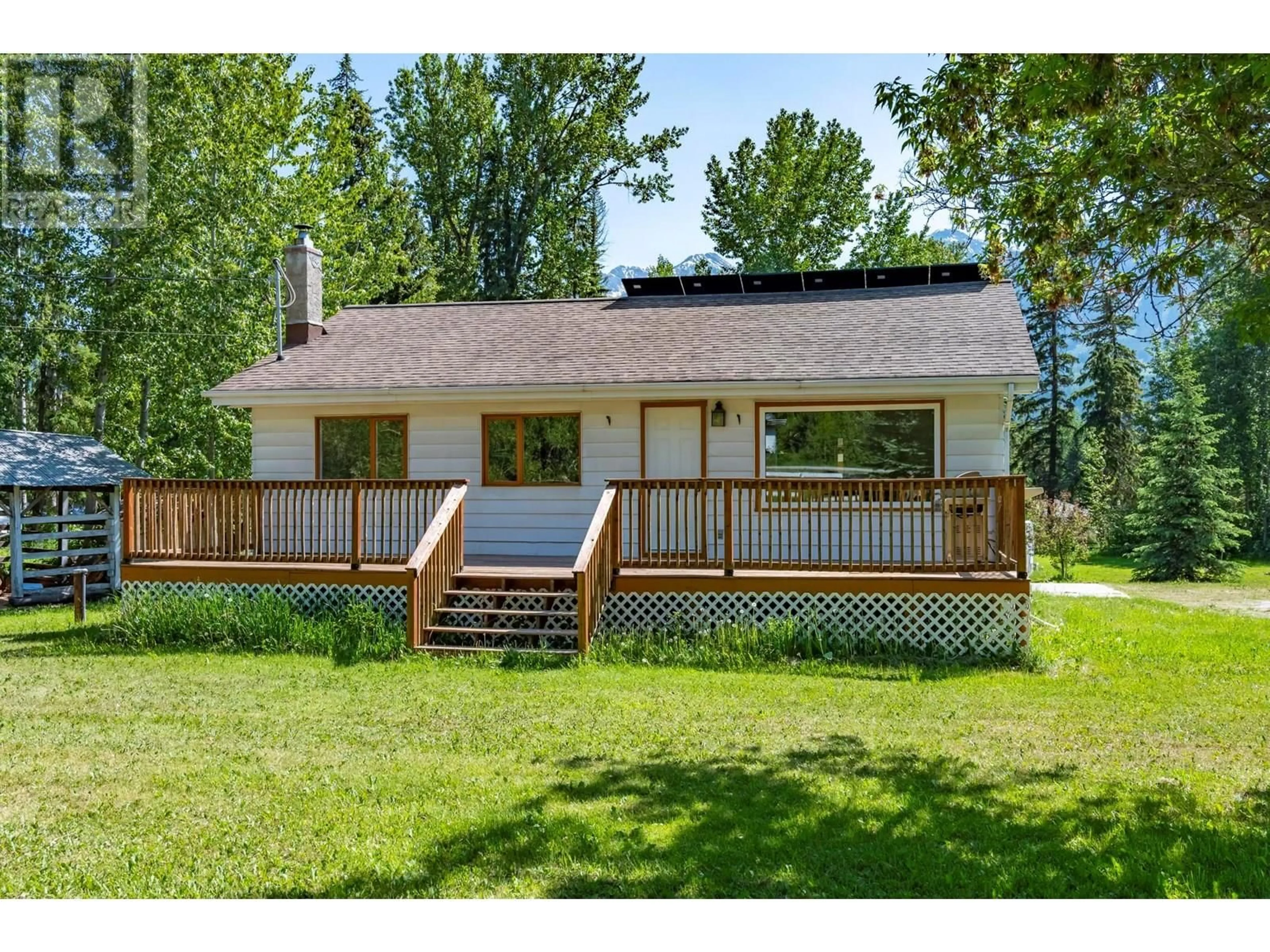 Home with vinyl exterior material, mountain view for 1234 HORSE CREEK ROAD S ROAD SOUTH, Golden British Columbia V0A1H7