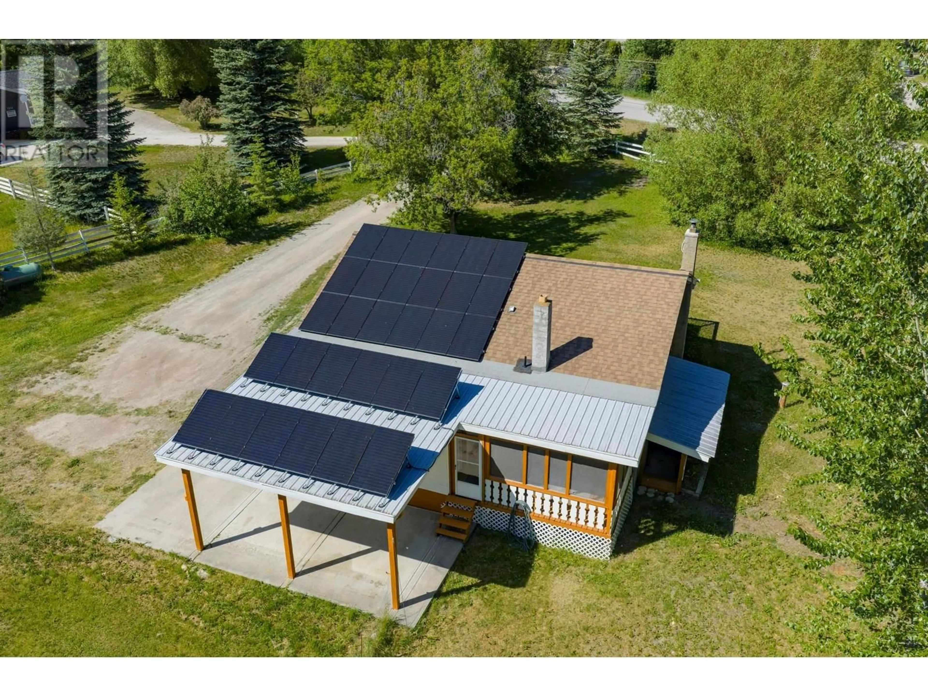 A pic from outside/outdoor area/front of a property/back of a property/a pic from drone, building for 1234 HORSE CREEK ROAD S ROAD SOUTH, Golden British Columbia V0A1H7