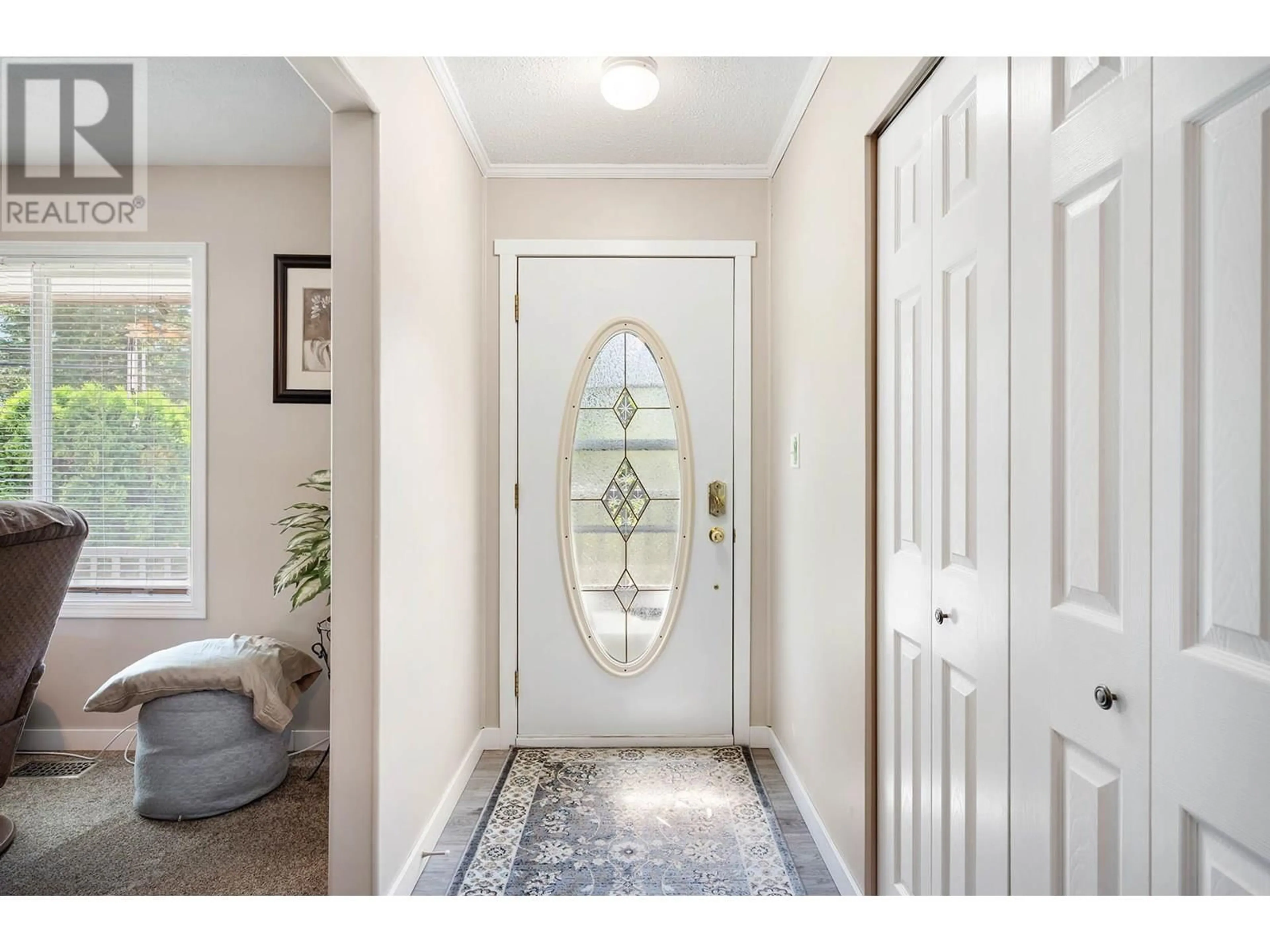 Indoor entryway for 629 BARRIERE LAKES ROAD, Barriere British Columbia V0E1E0