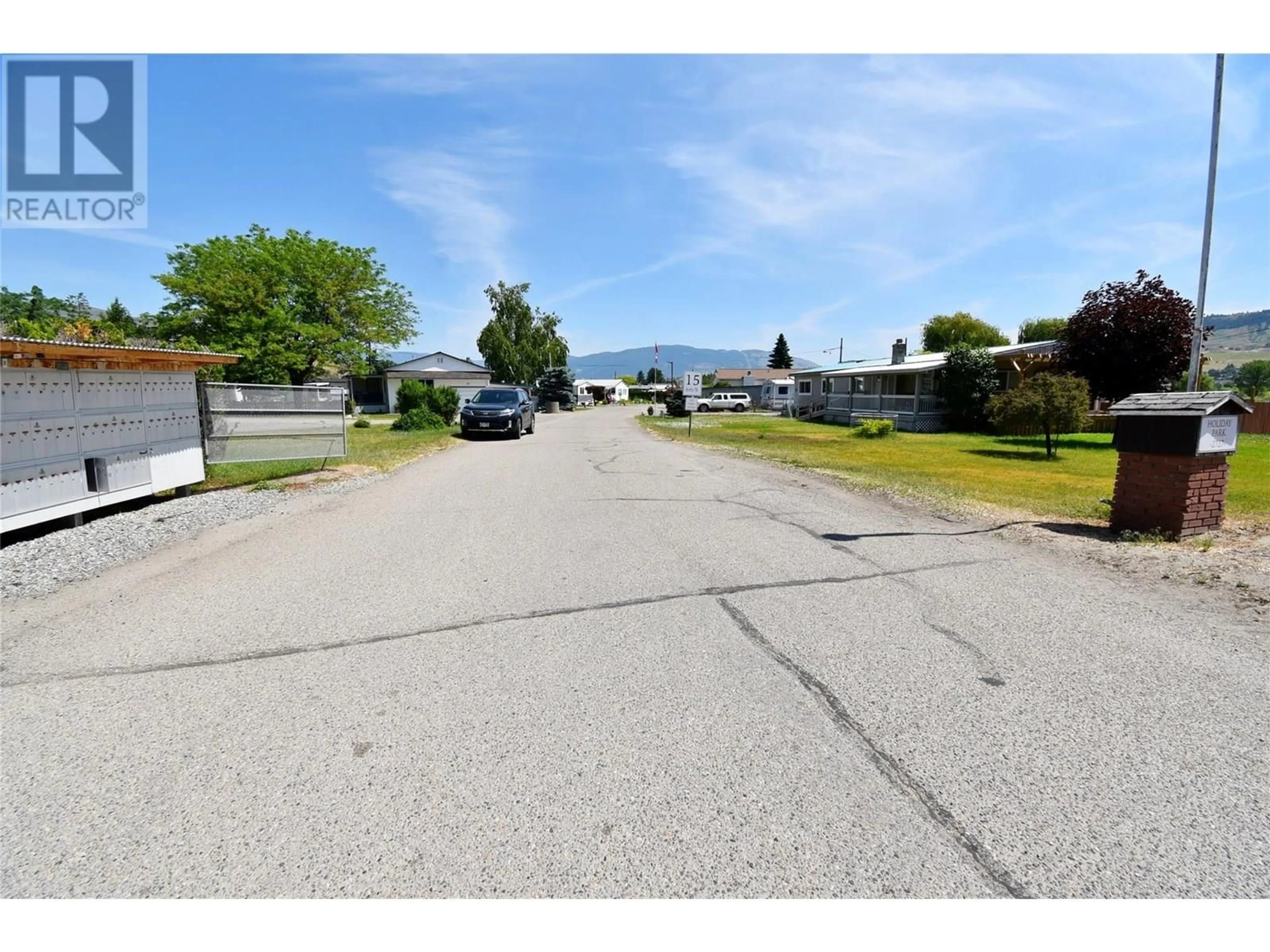 Parking for 37 - 2727 LAKESHORE AVENUE, Vernon British Columbia V1H1X5