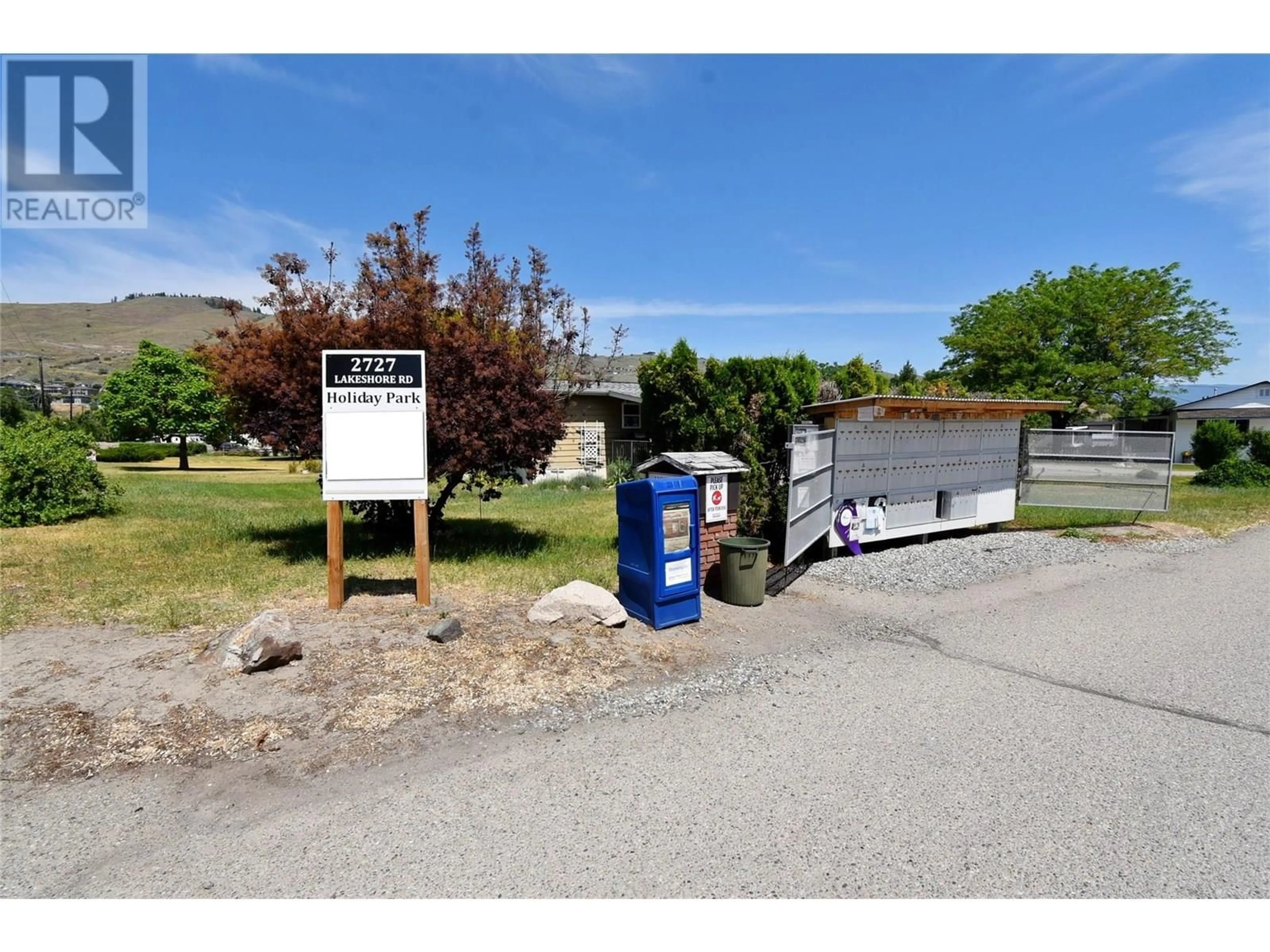 Parking for 37 - 2727 LAKESHORE AVENUE, Vernon British Columbia V1H1X5