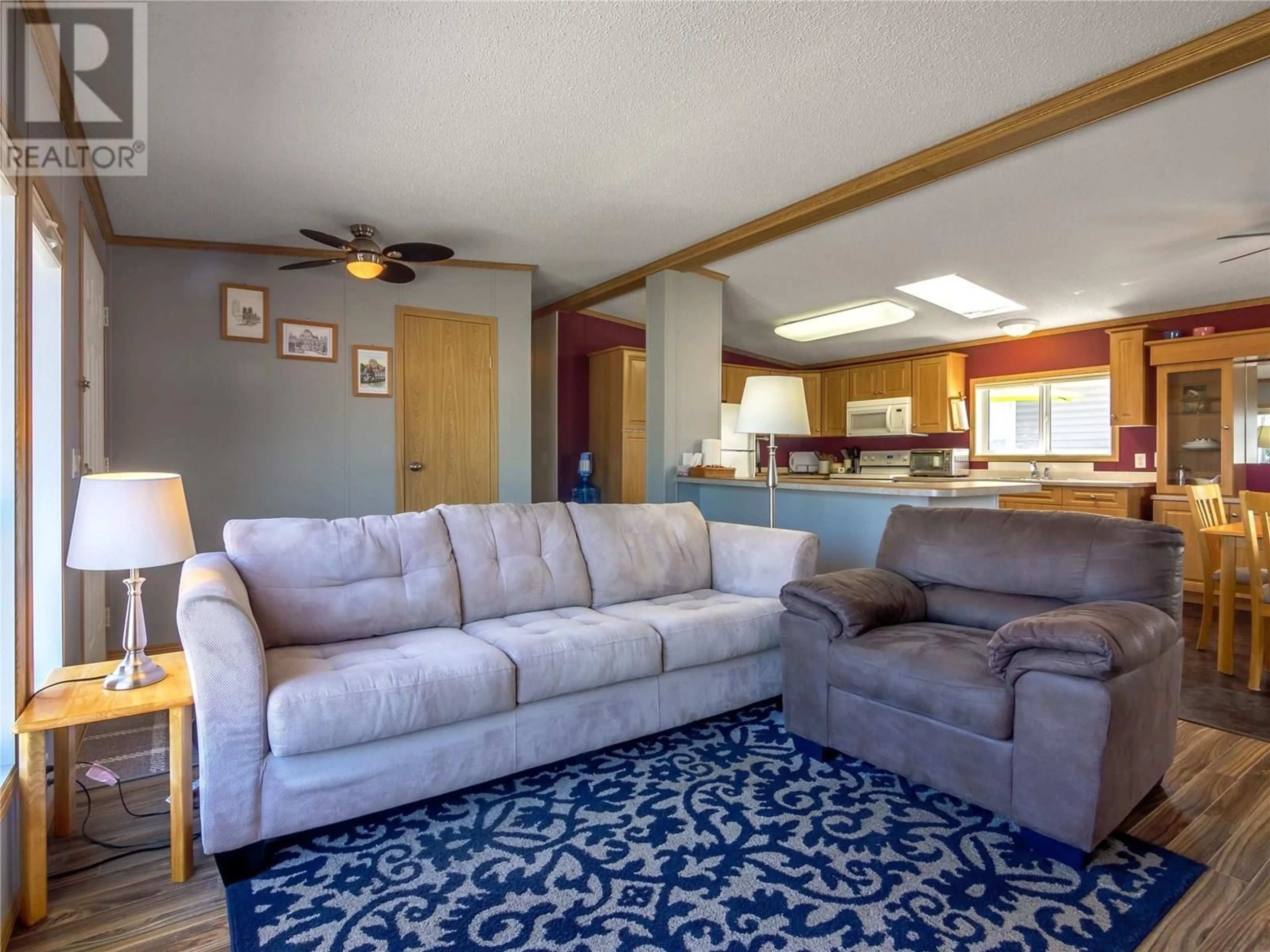 Living room with furniture, unknown for 59 - 98 OKANAGAN AVENUE, Penticton British Columbia V2A3J5