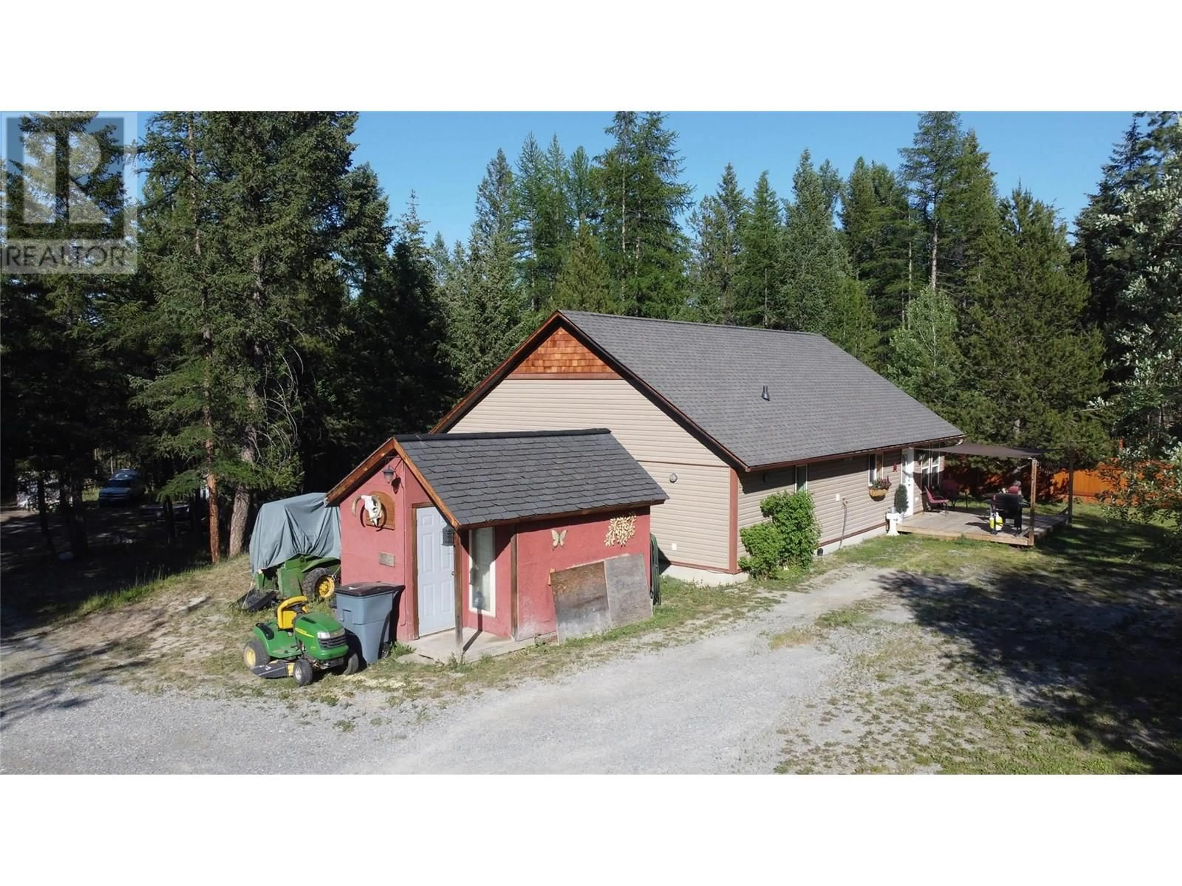 A pic from outside/outdoor area/front of a property/back of a property/a pic from drone, unknown for 2053 HARRIS ROAD, Cranbrook British Columbia V1C6V3