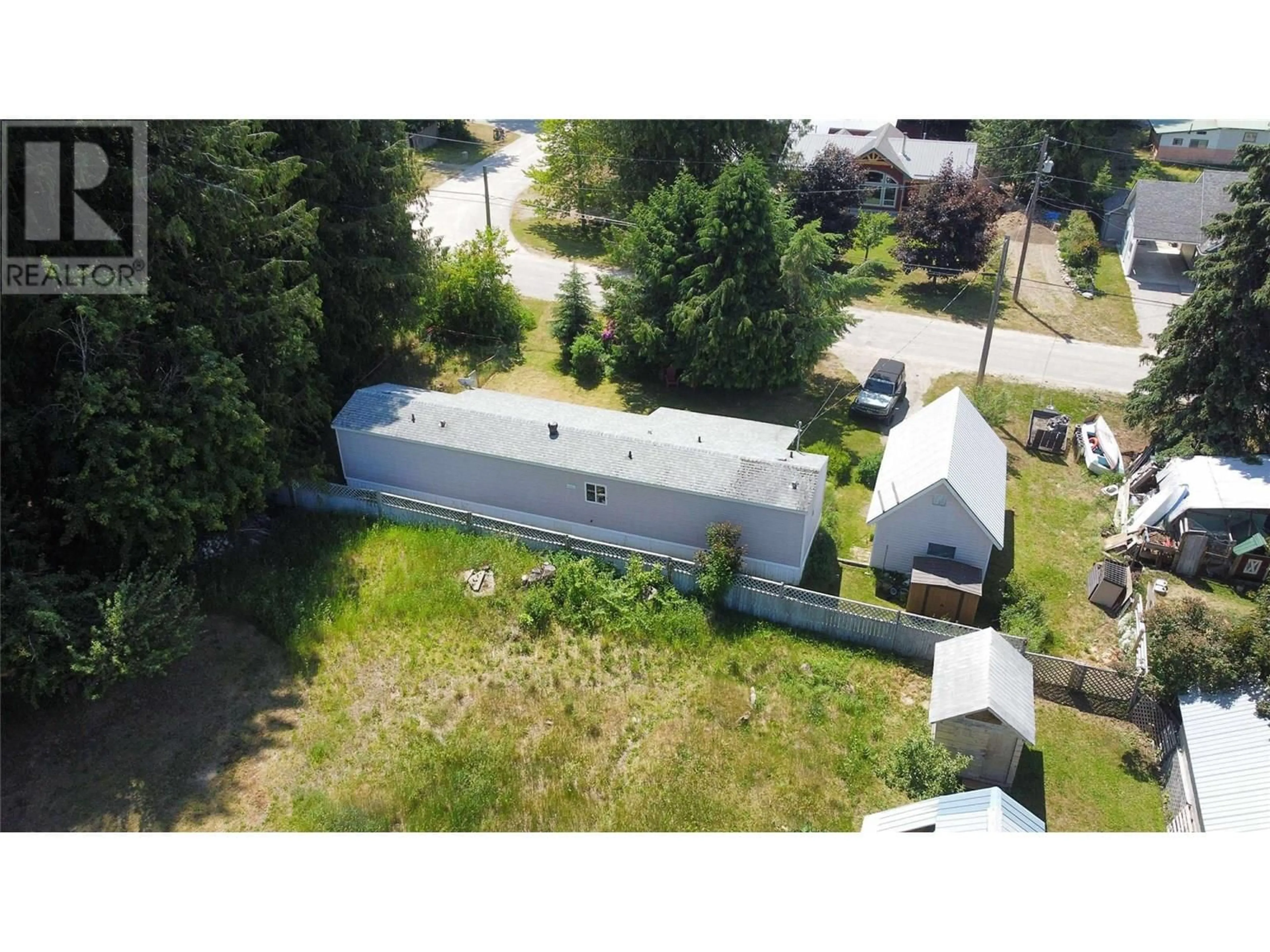 A pic from outside/outdoor area/front of a property/back of a property/a pic from drone, building for 612 FLETCHER AVENUE, Slocan British Columbia V0G2C0
