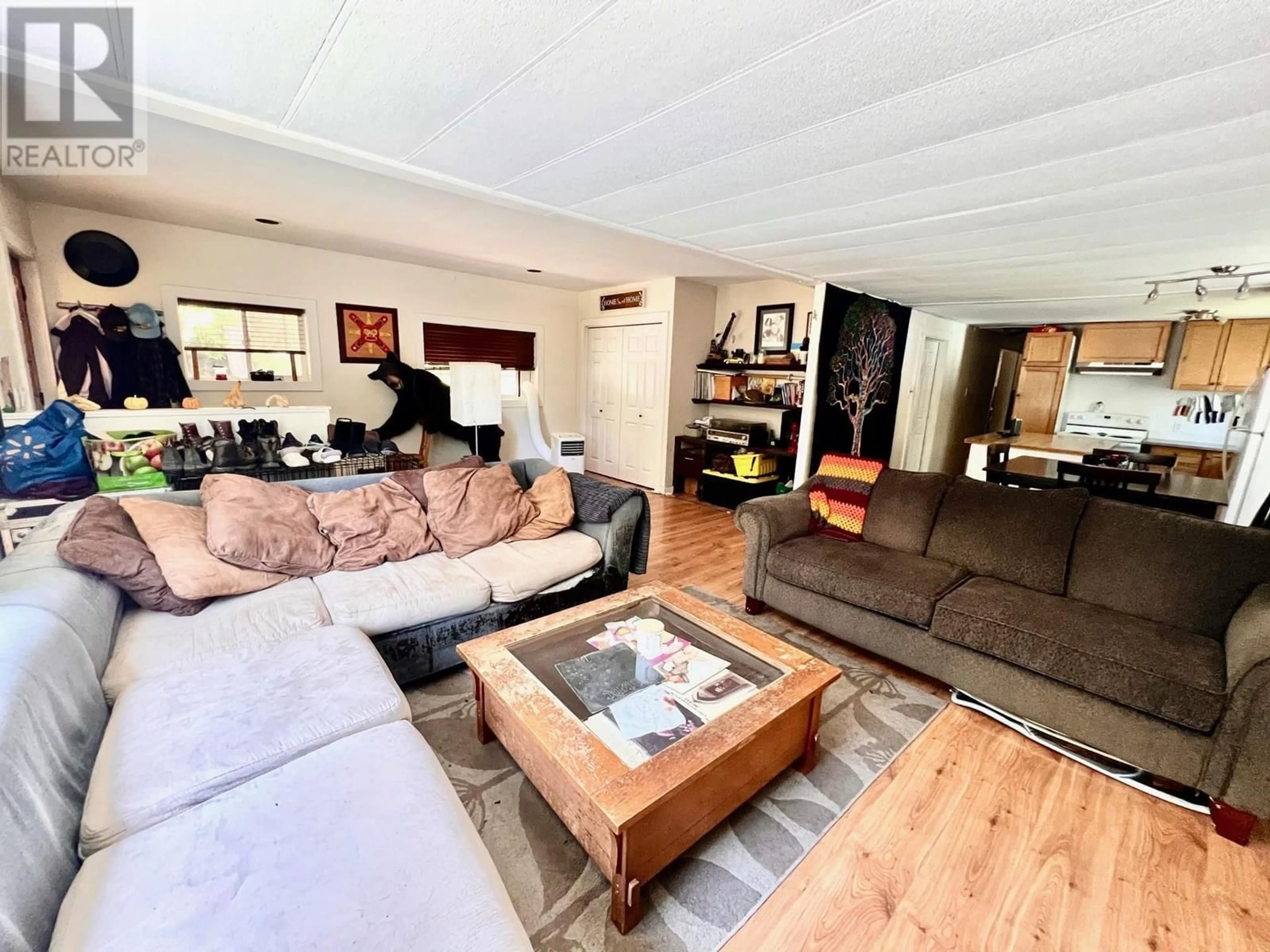 Living room with furniture, unknown for 3701 SABRINA ROAD, Bonnington British Columbia V0G2G3