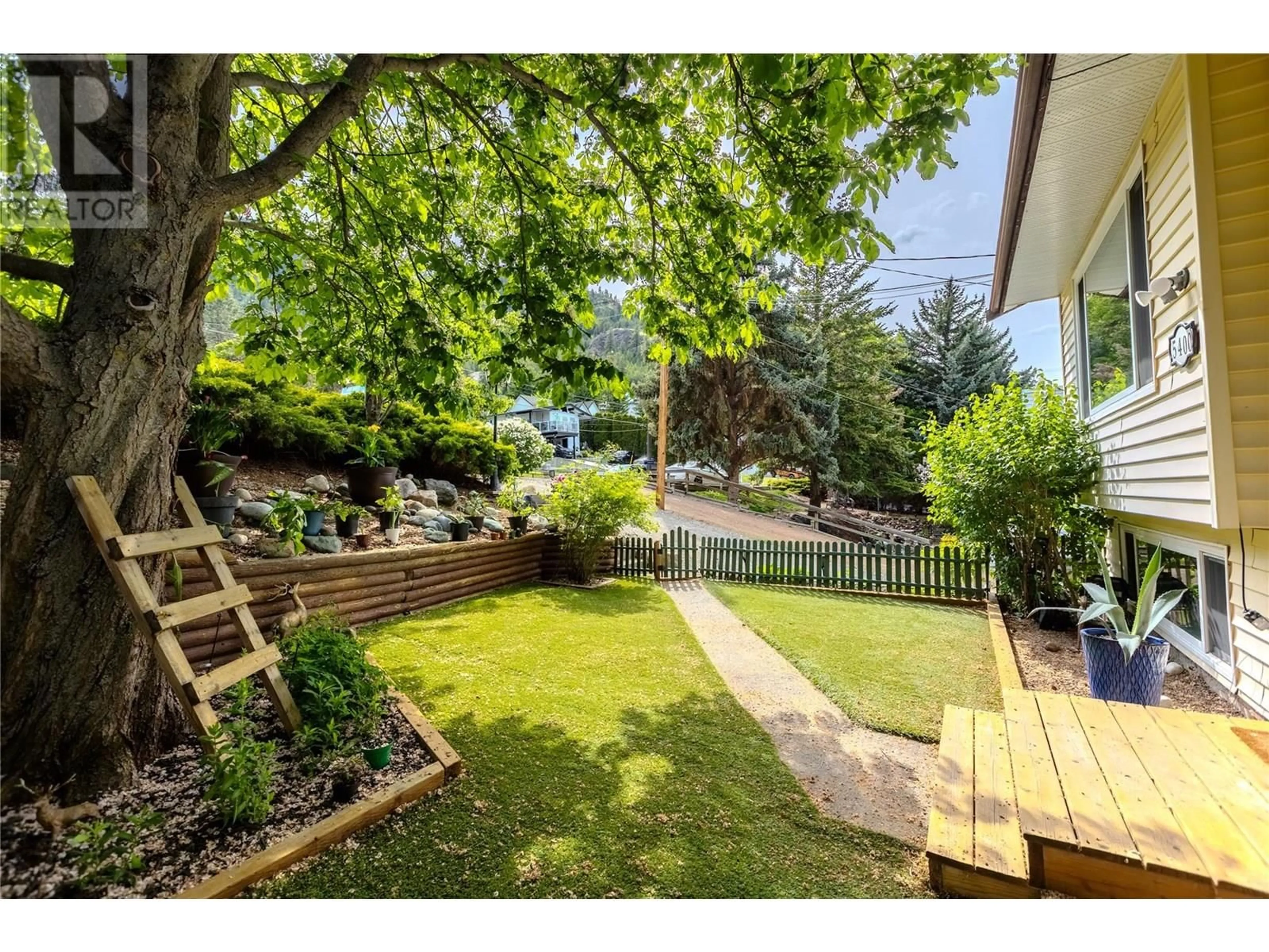 Patio, unknown for 5400 MORRIS PLACE, Kamloops British Columbia V2C5S3