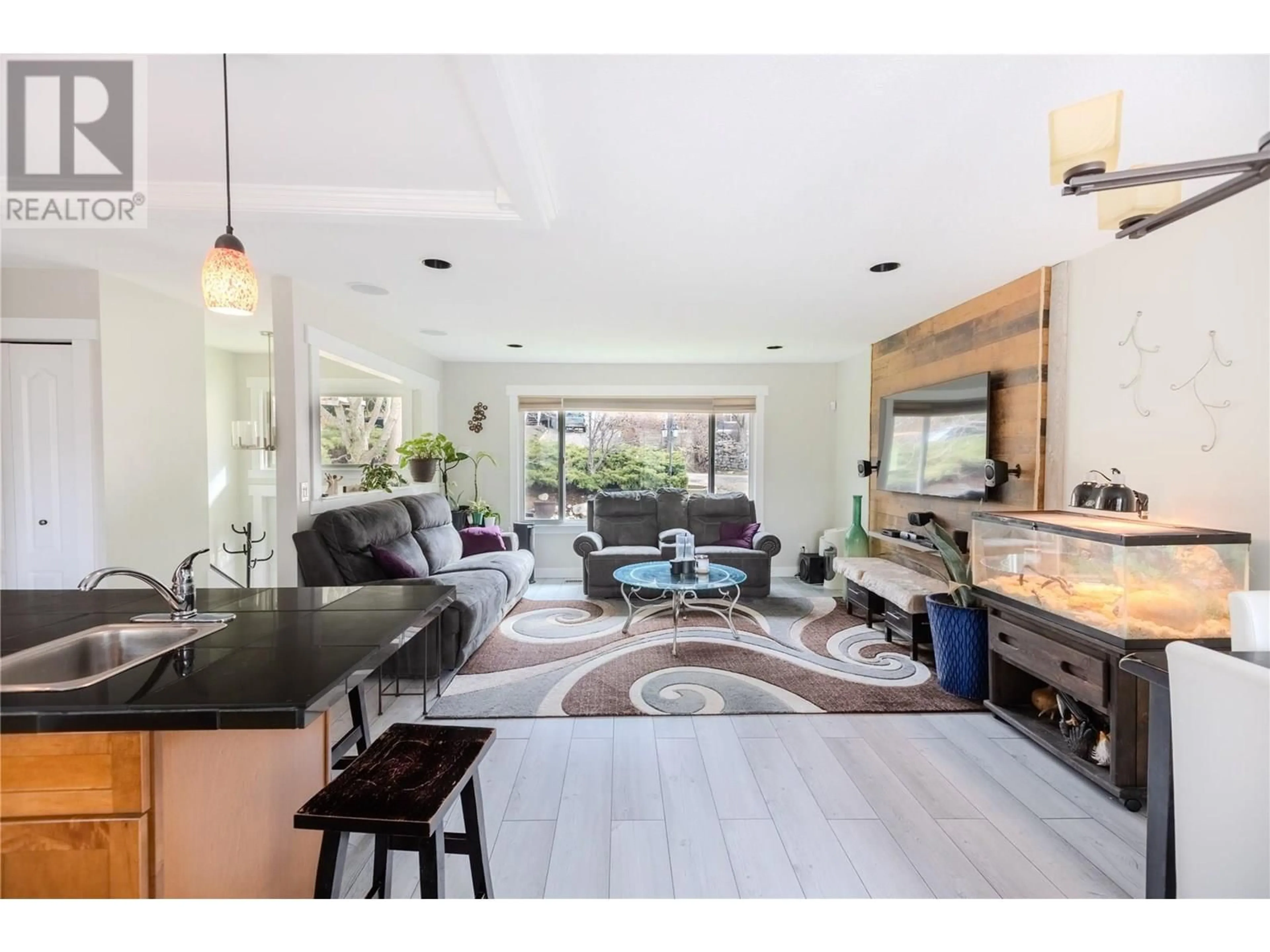 Open concept kitchen, unknown for 5400 MORRIS PLACE, Kamloops British Columbia V2C5S3