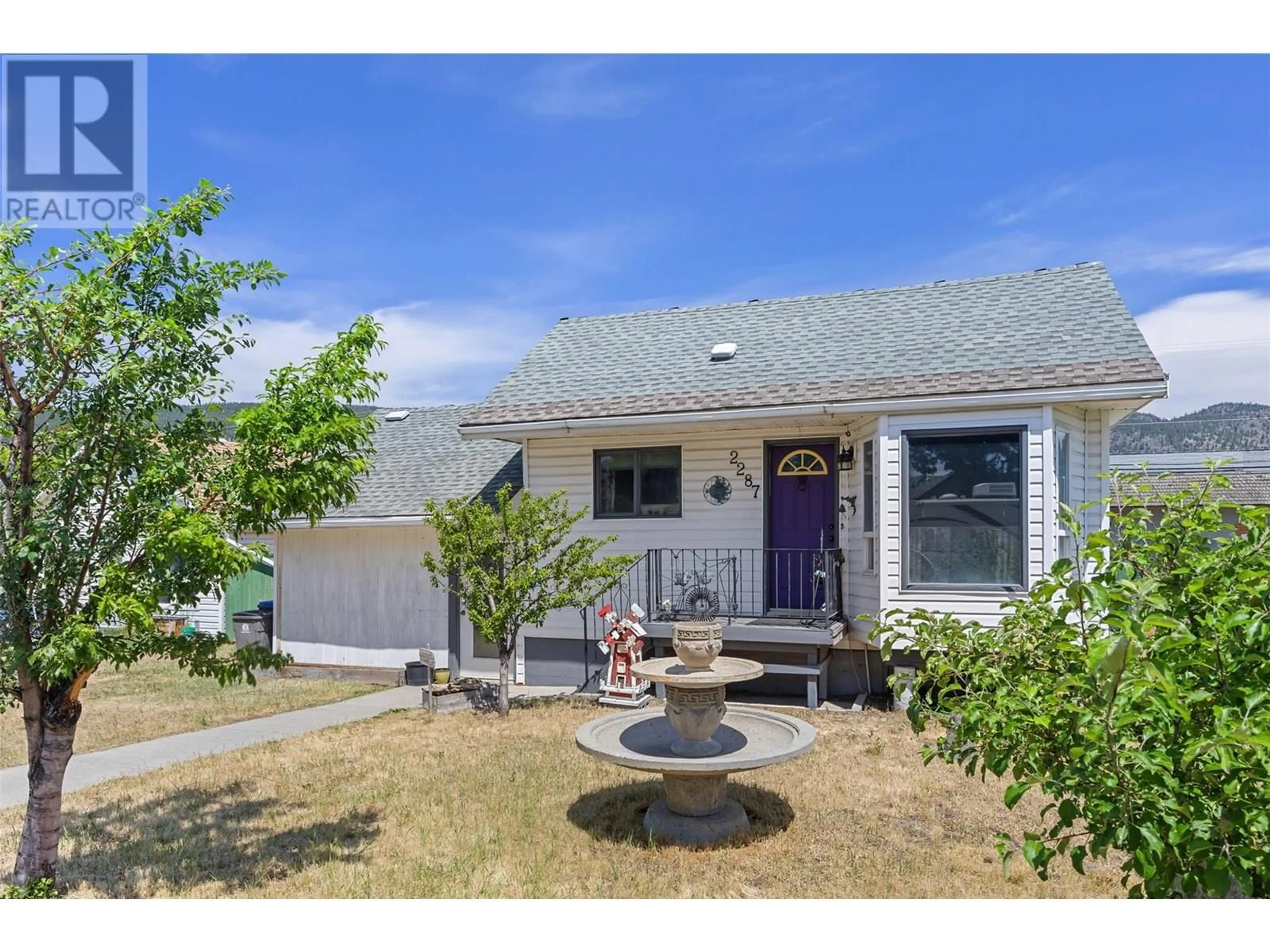 Home with vinyl exterior material, street for 2287 GRANITE AVENUE, Merritt British Columbia V1K1B8