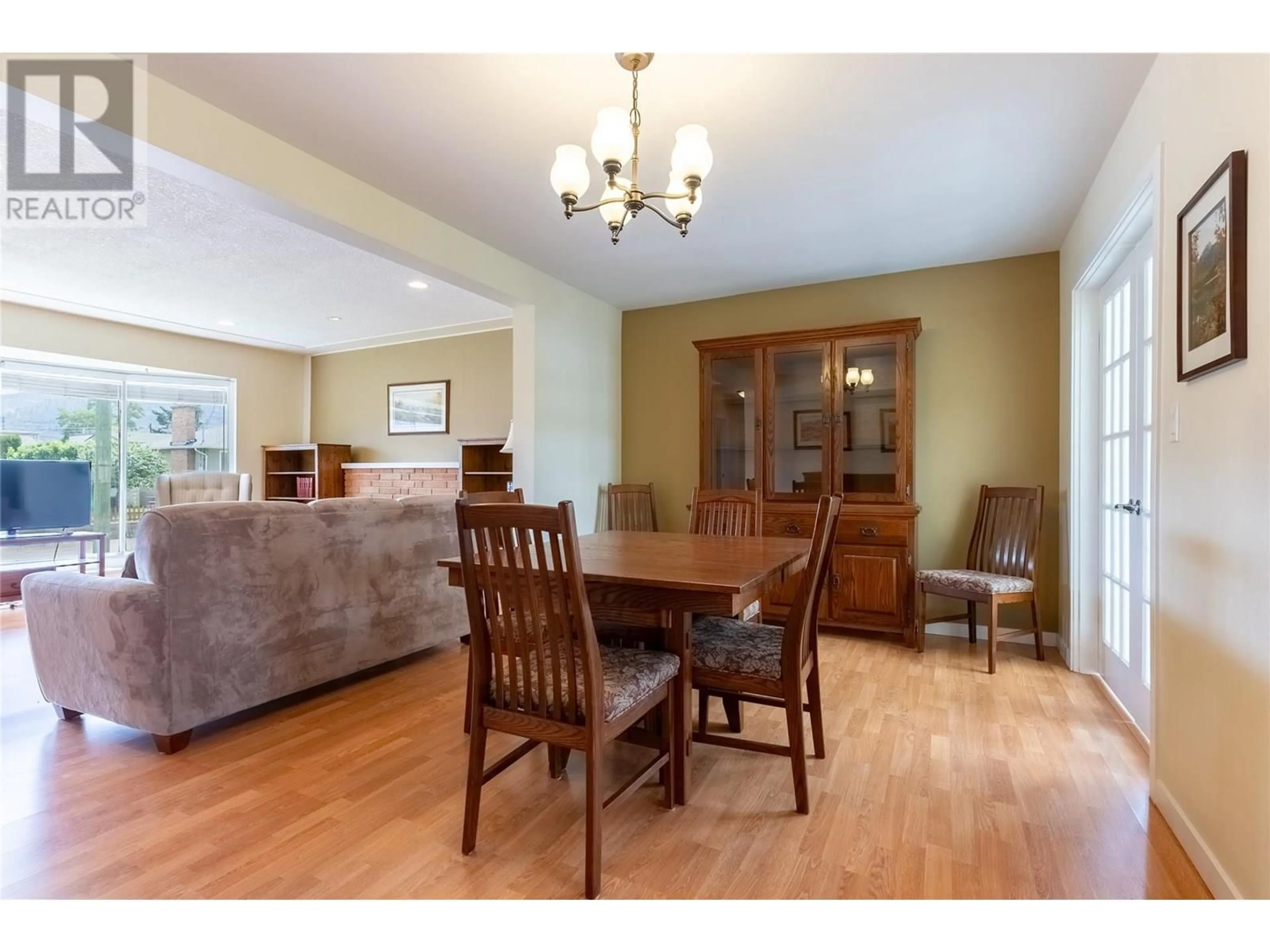Dining room, wood/laminate floor for 249 CHESTNUT AVENUE, Kamloops British Columbia V2B1L4