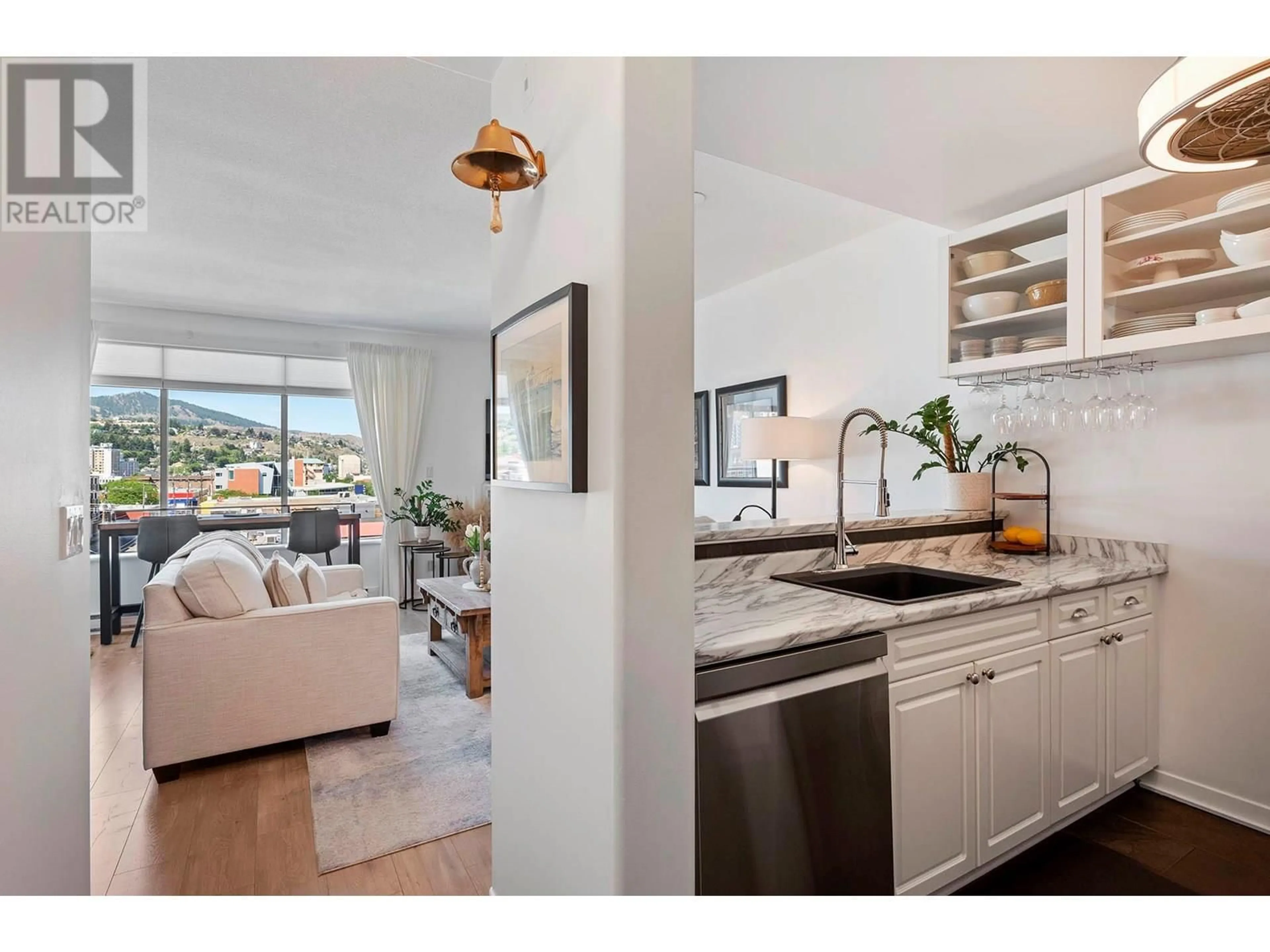 Open concept kitchen, unknown for 505 - 619 VICTORIA STREET, Kamloops British Columbia V2C6W7