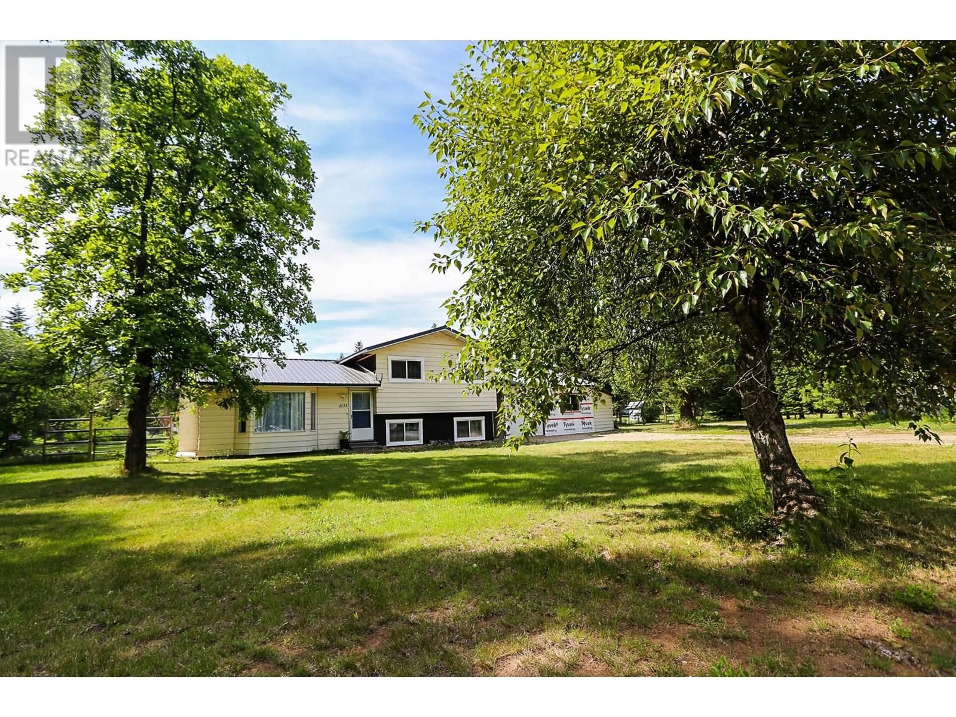 A pic from outside/outdoor area/front of a property/back of a property/a pic from drone, unknown for 1133 CAROLINE ROAD, Clearwater British Columbia V0E1N0