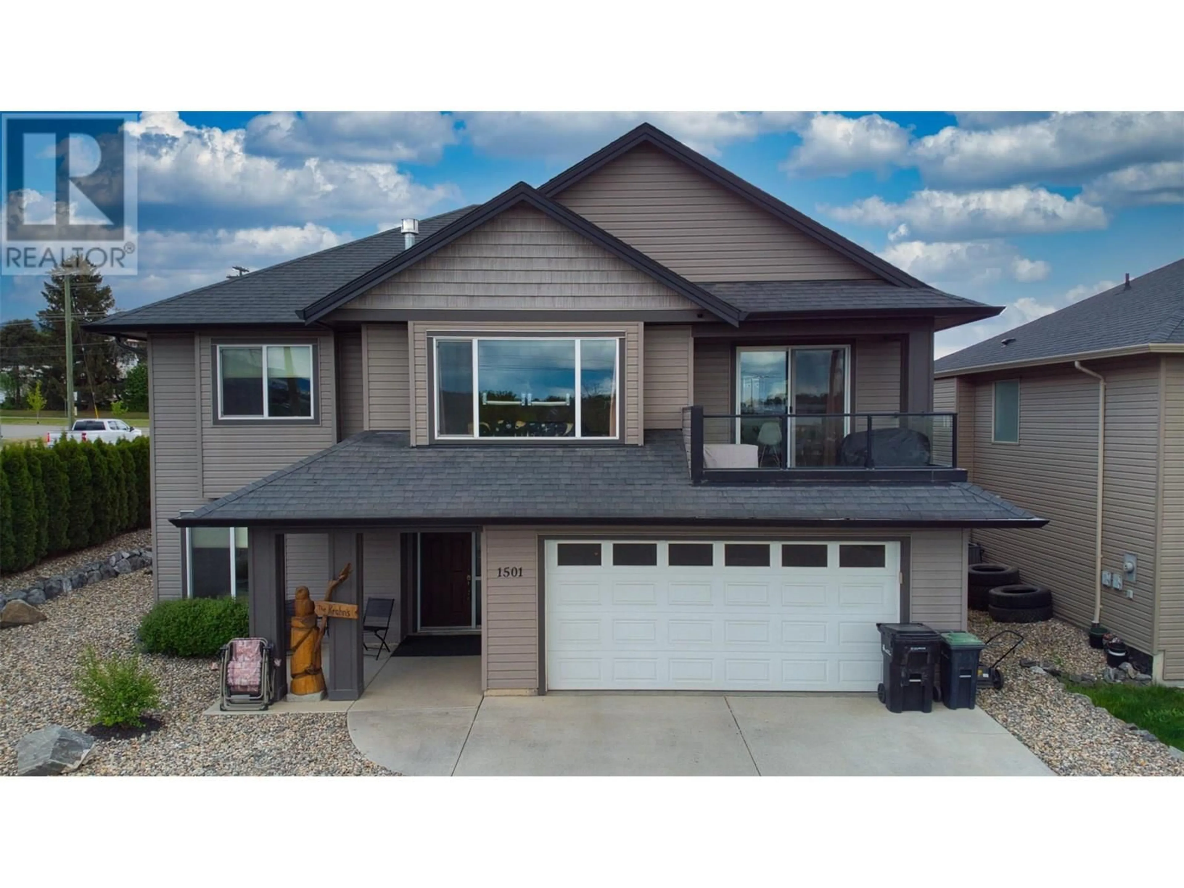 Home with vinyl exterior material, street for 1501 15TH AVENUE, Vernon British Columbia V1T9R4