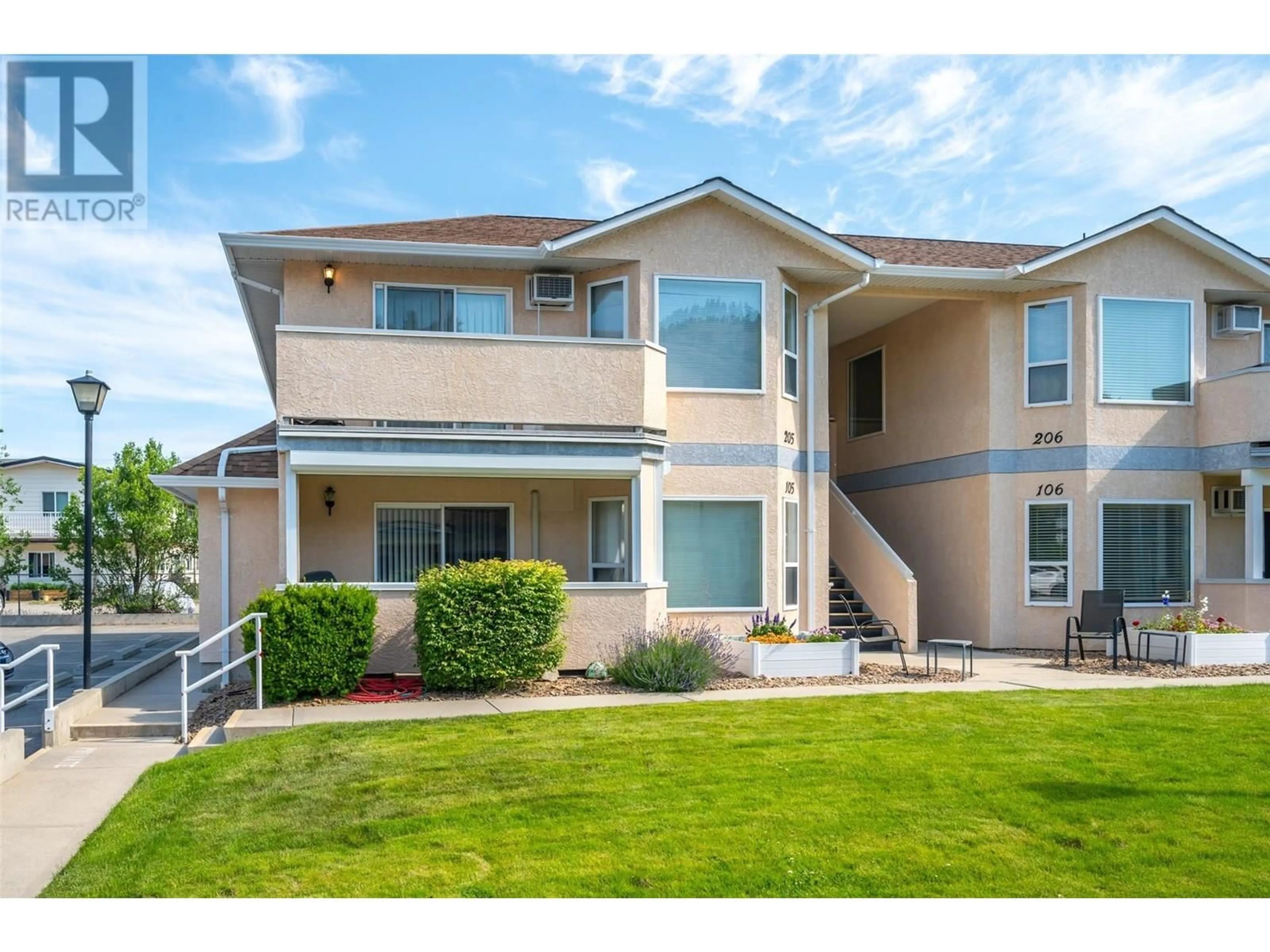 Home with vinyl exterior material, unknown for 205 - 13014 ARMSTRONG AVENUE, Summerland British Columbia V0H1Z0