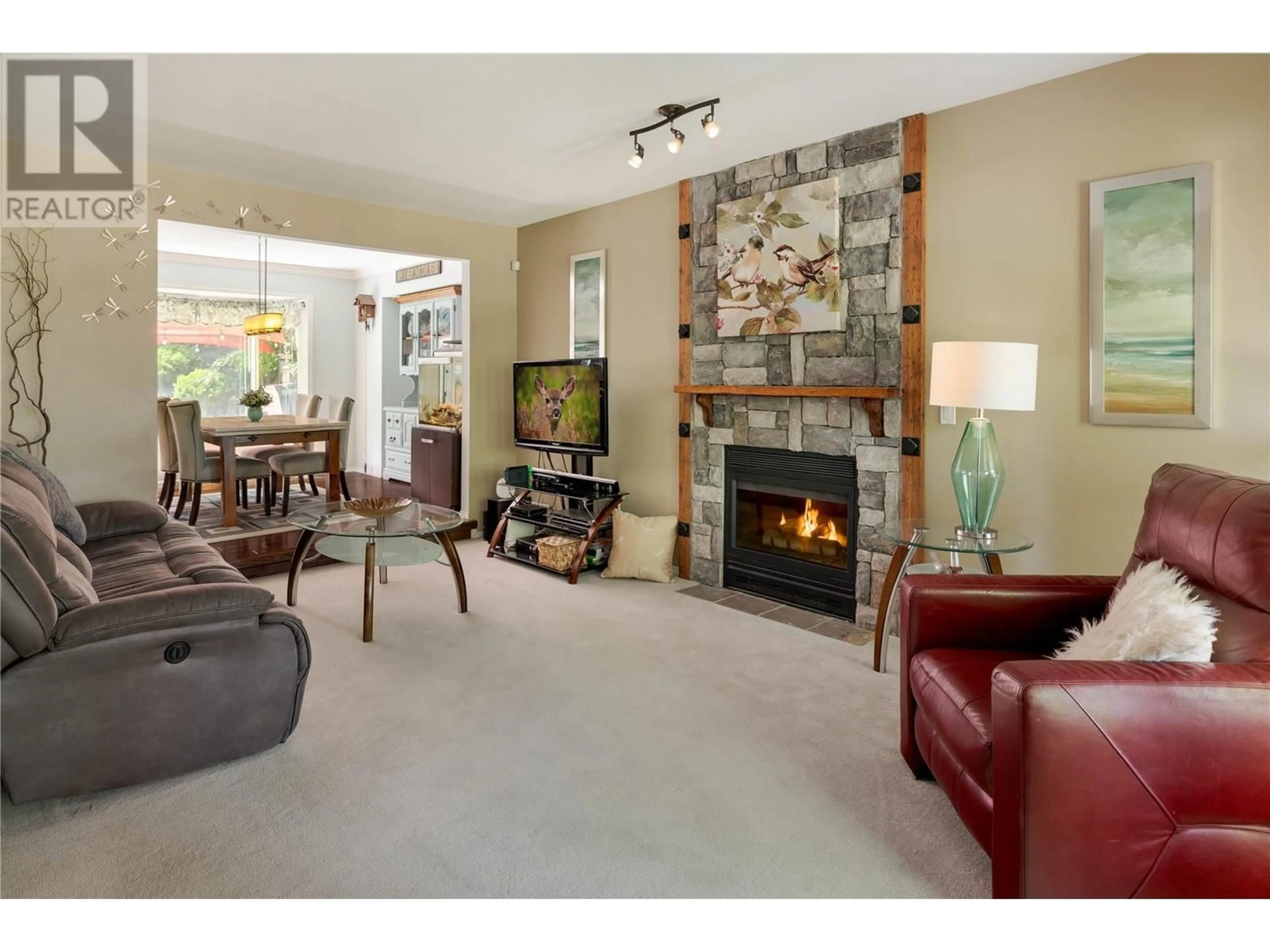 Living room with furniture, unknown for 4692 GORDON DRIVE, Kelowna British Columbia V1W4P4