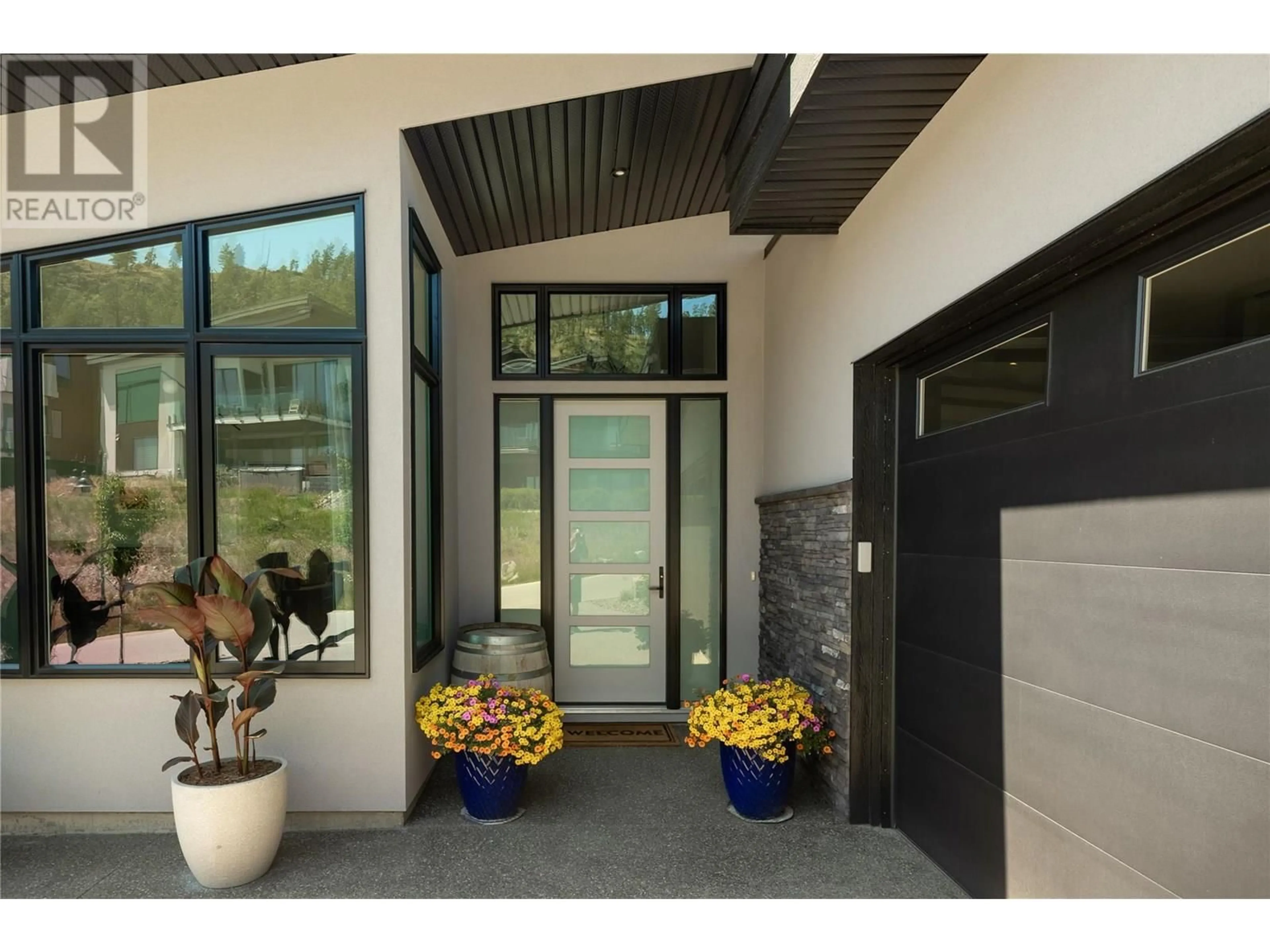 Indoor entryway for 3628 SAGEHILL COURT, Kelowna British Columbia V1V3G2