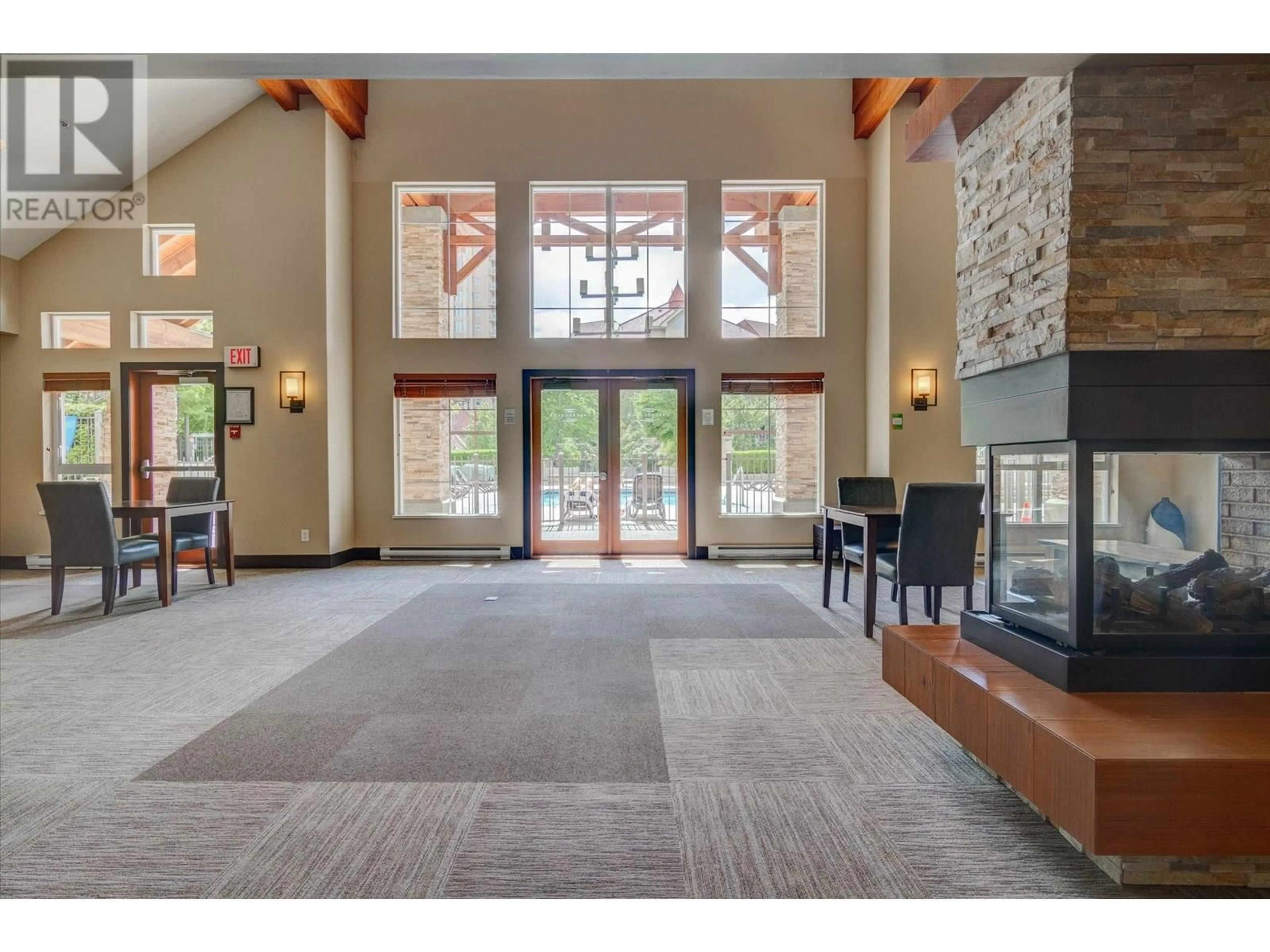 Indoor foyer for 310 - 1083 SUNSET DRIVE, Kelowna British Columbia V1Y9Z1