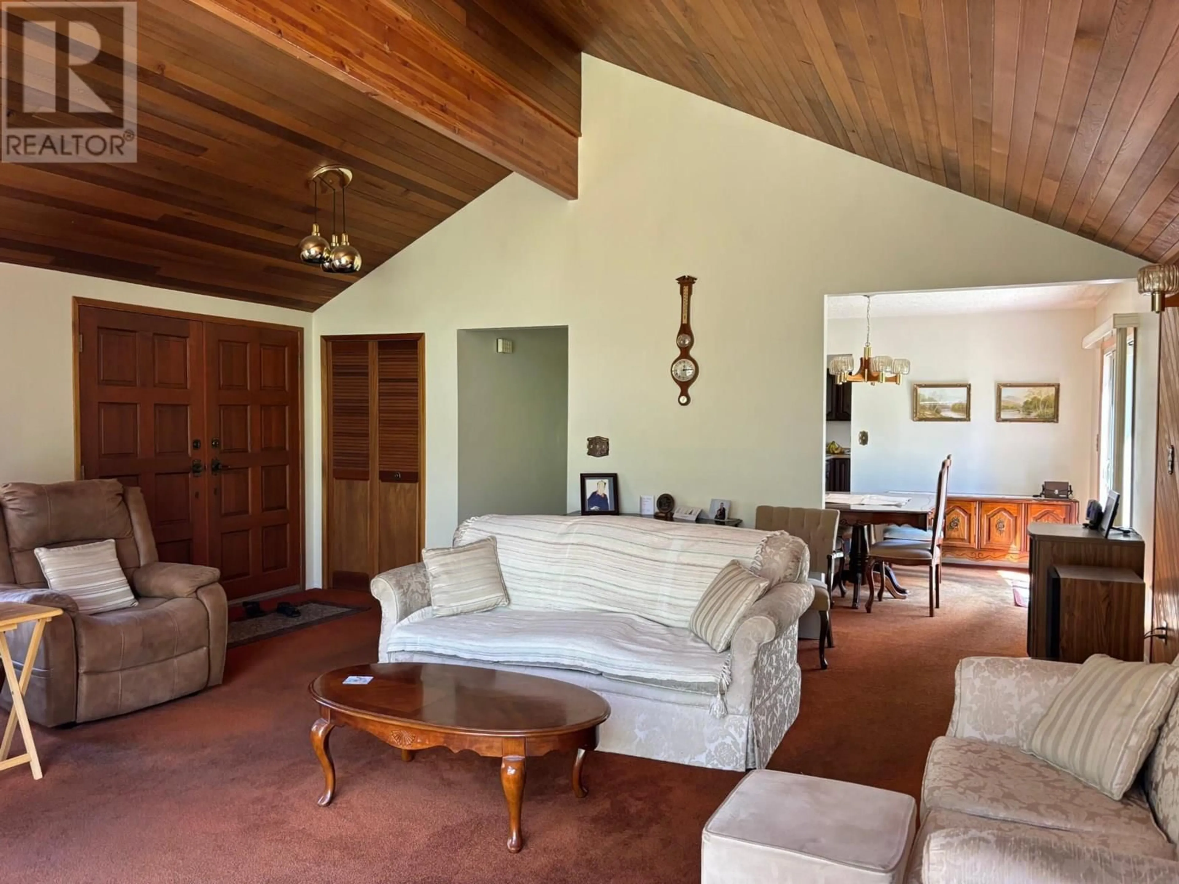 Living room with furniture, unknown for 1374 HIGHWAY 3B OTHER, Montrose British Columbia V0G1P0
