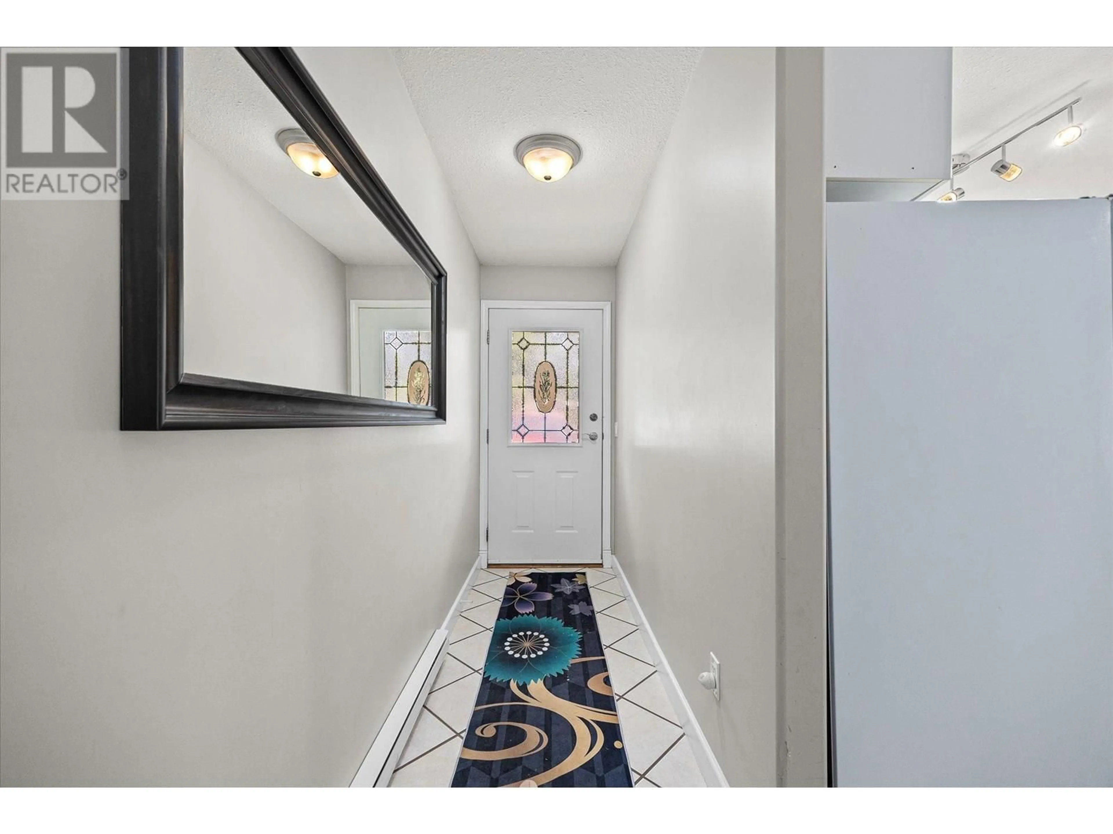 Indoor entryway for 1404 INKAR ROAD, Kelowna British Columbia V1Y8H7
