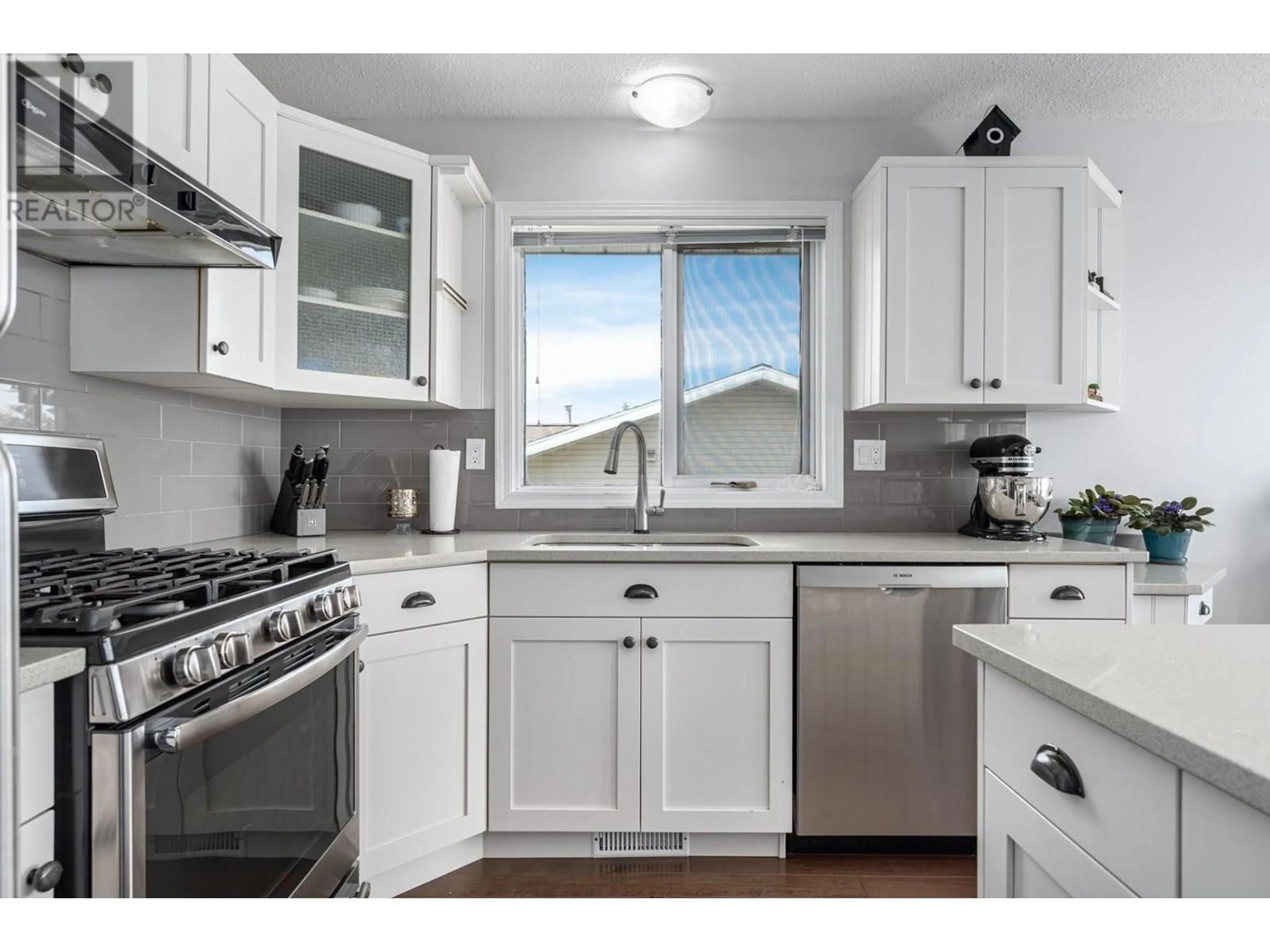 Standard kitchen, unknown for 818 GREYBRIAR COURT, Kamloops British Columbia V1S1K5