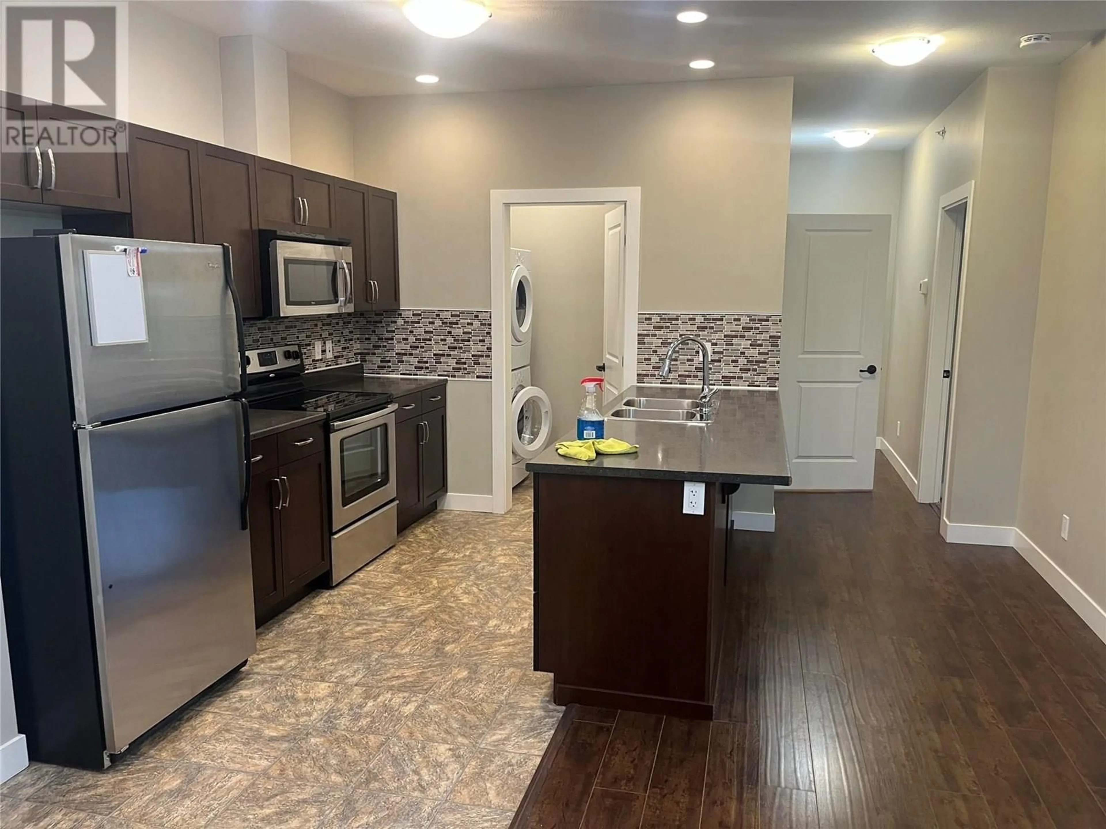 Open concept kitchen, unknown for 504 - 5170 DALLAS DRIVE, Kamloops British Columbia V2C0C7