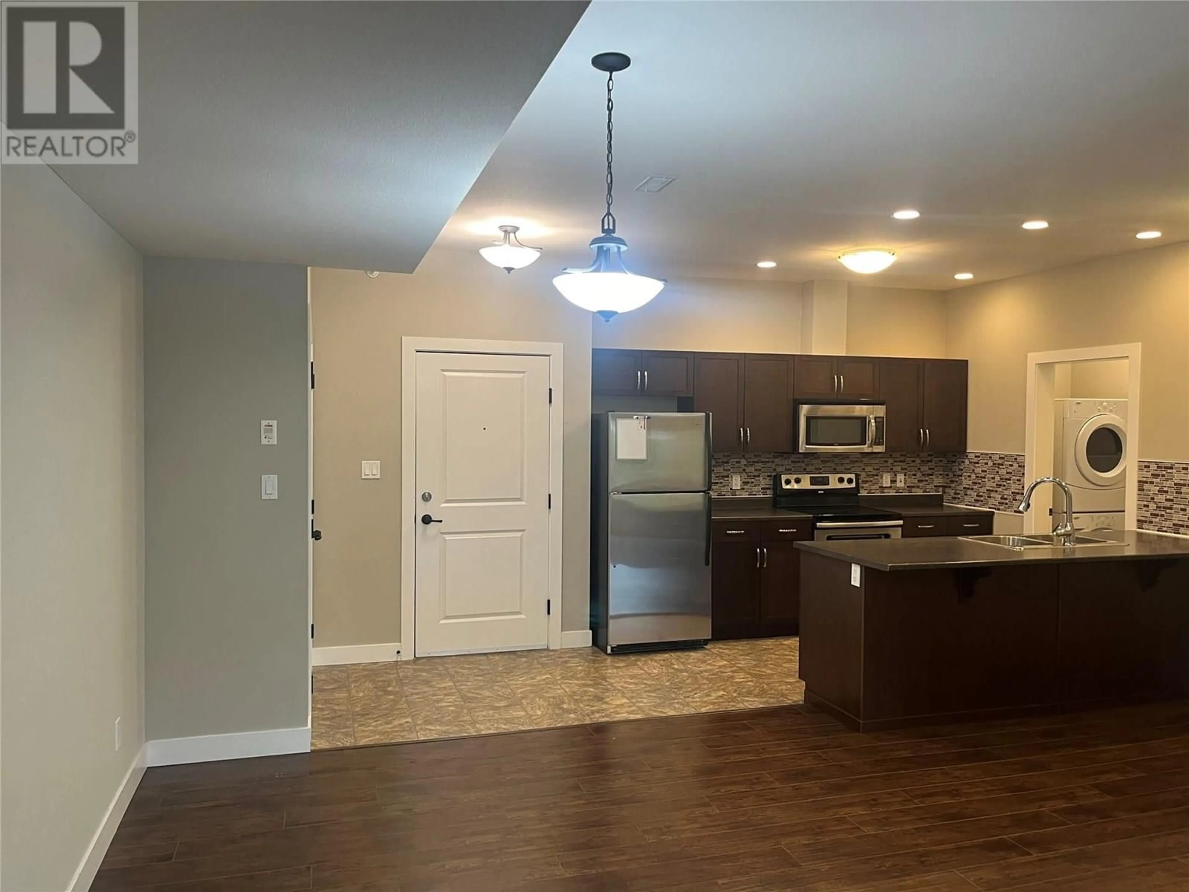 Open concept kitchen, unknown for 504 - 5170 DALLAS DRIVE, Kamloops British Columbia V2C0C7