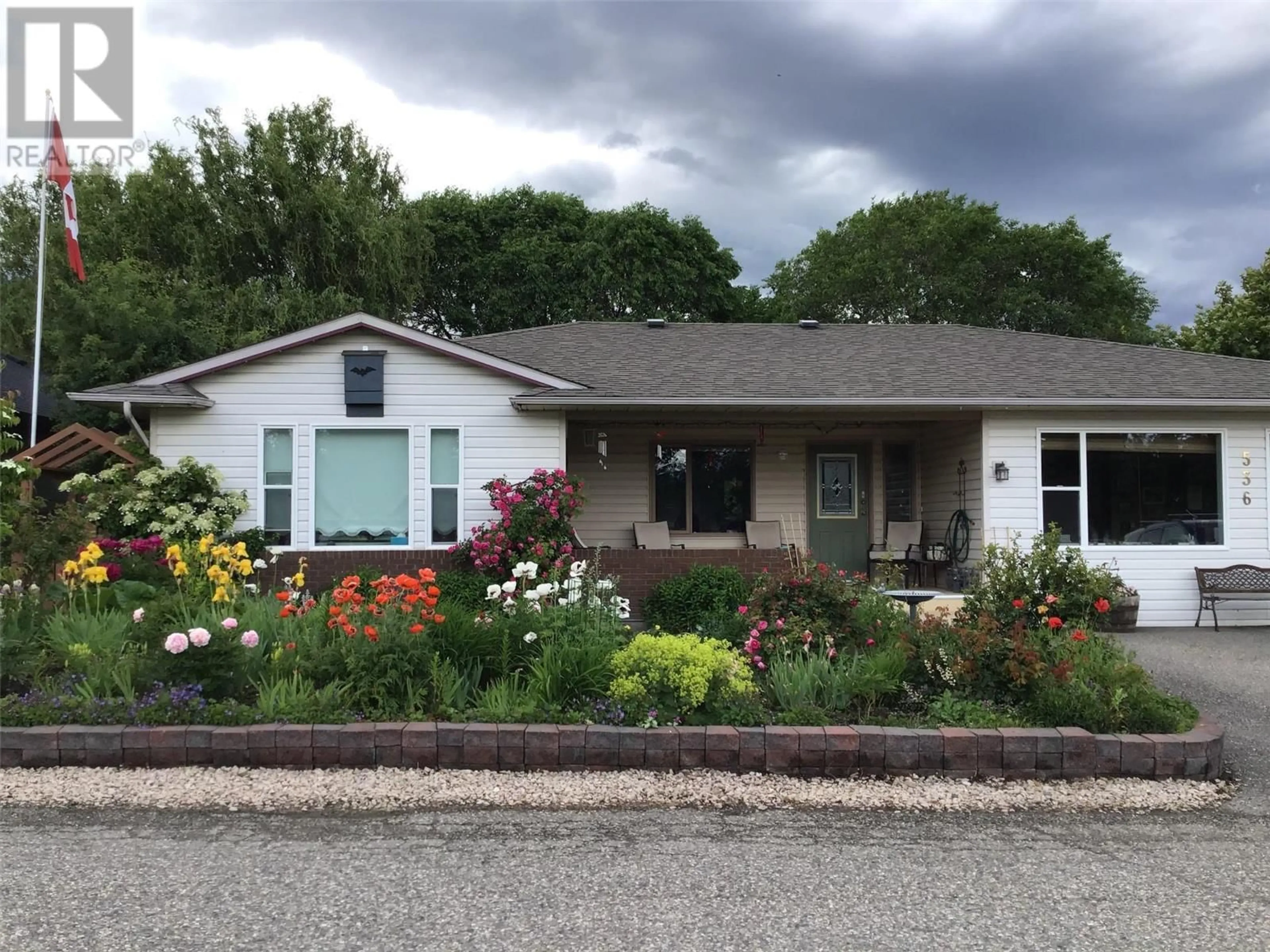 Home with vinyl exterior material, street for 536 LOON AVENUE, Vernon British Columbia V1H2A1