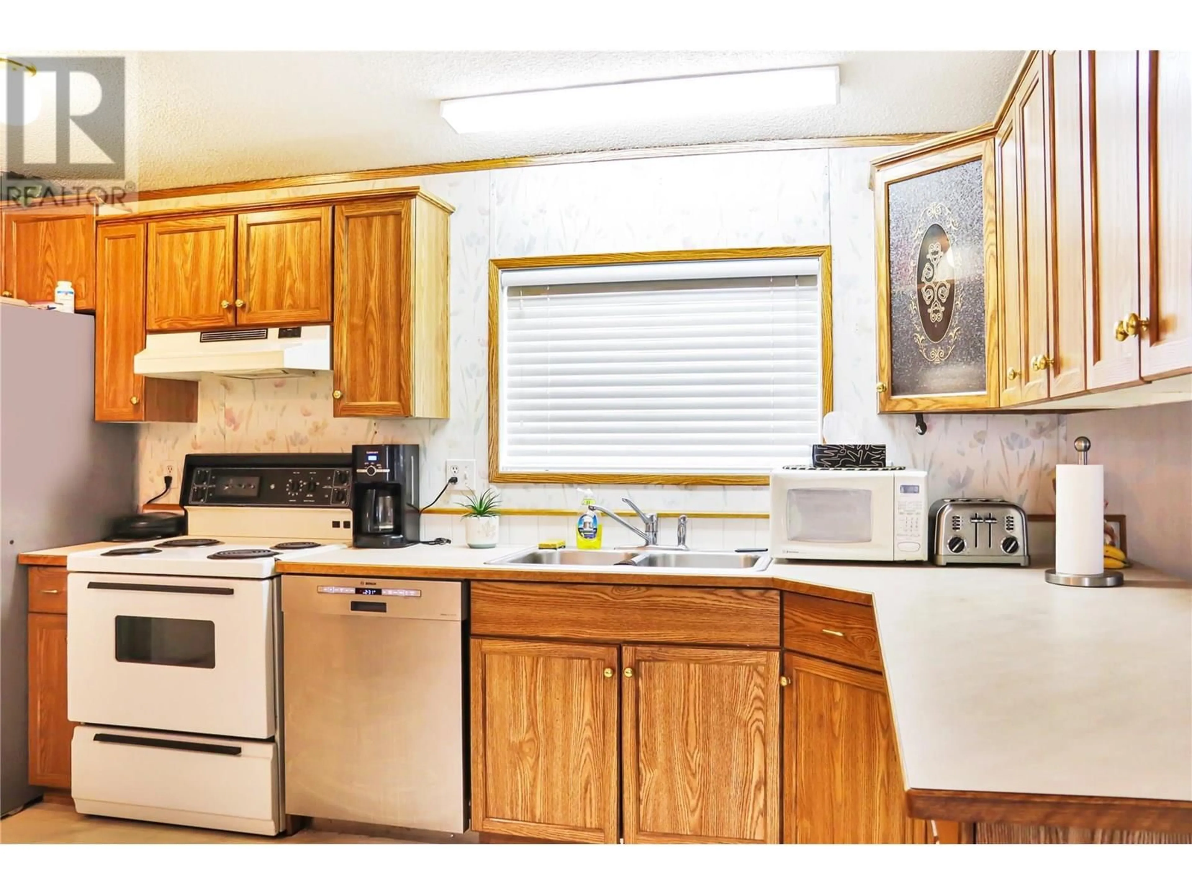 Standard kitchen, unknown for 43 - 263 HWY 3 EAST HIGHWAY, Princeton British Columbia V0X1W0