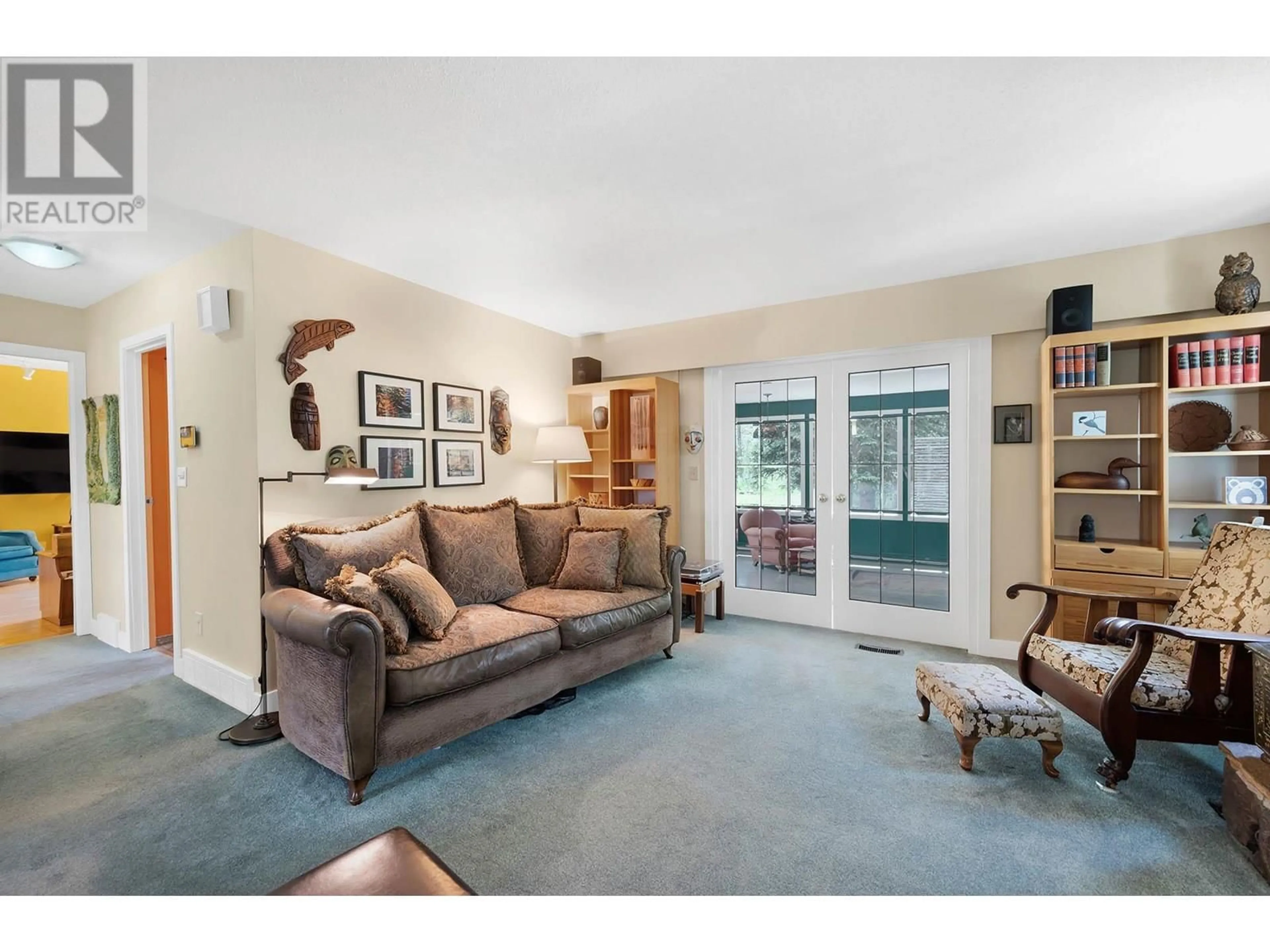 Living room with furniture, unknown for 3876 LOOKOUT ROAD, Kamloops British Columbia V1S1Y8