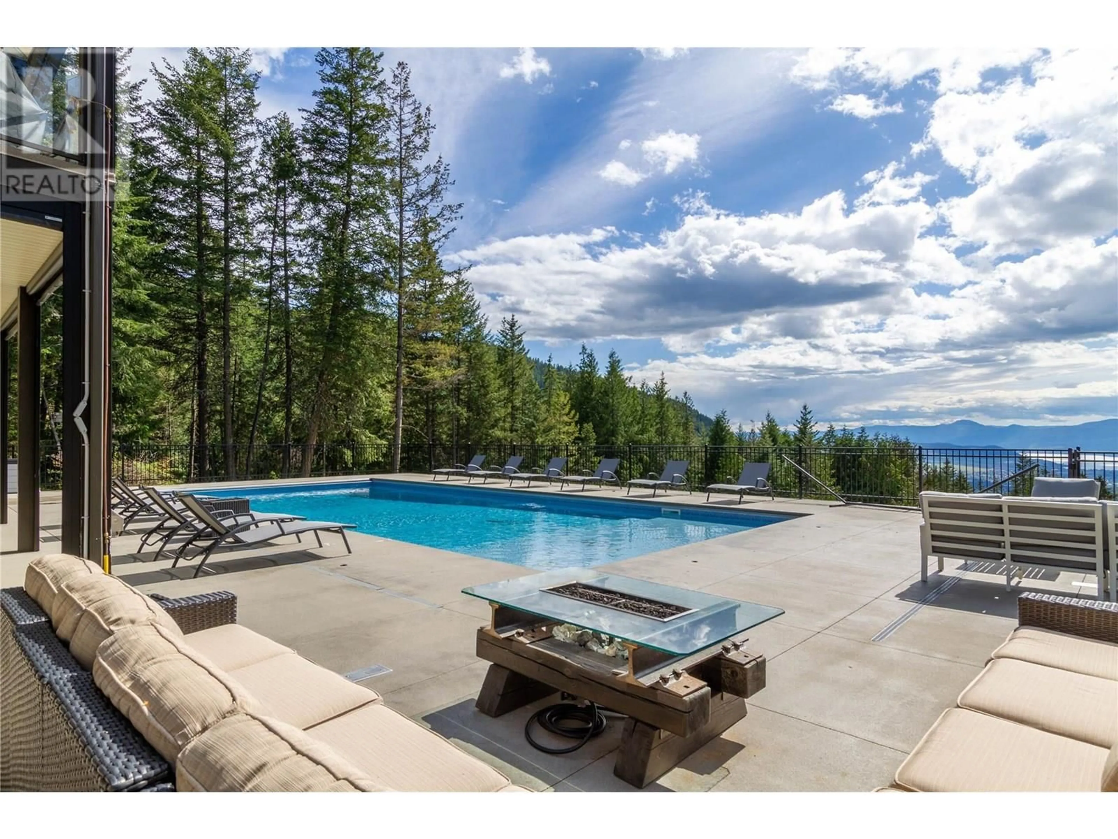 Pool for 6032 LYNX DRIVE, Vernon British Columbia V1B3J5