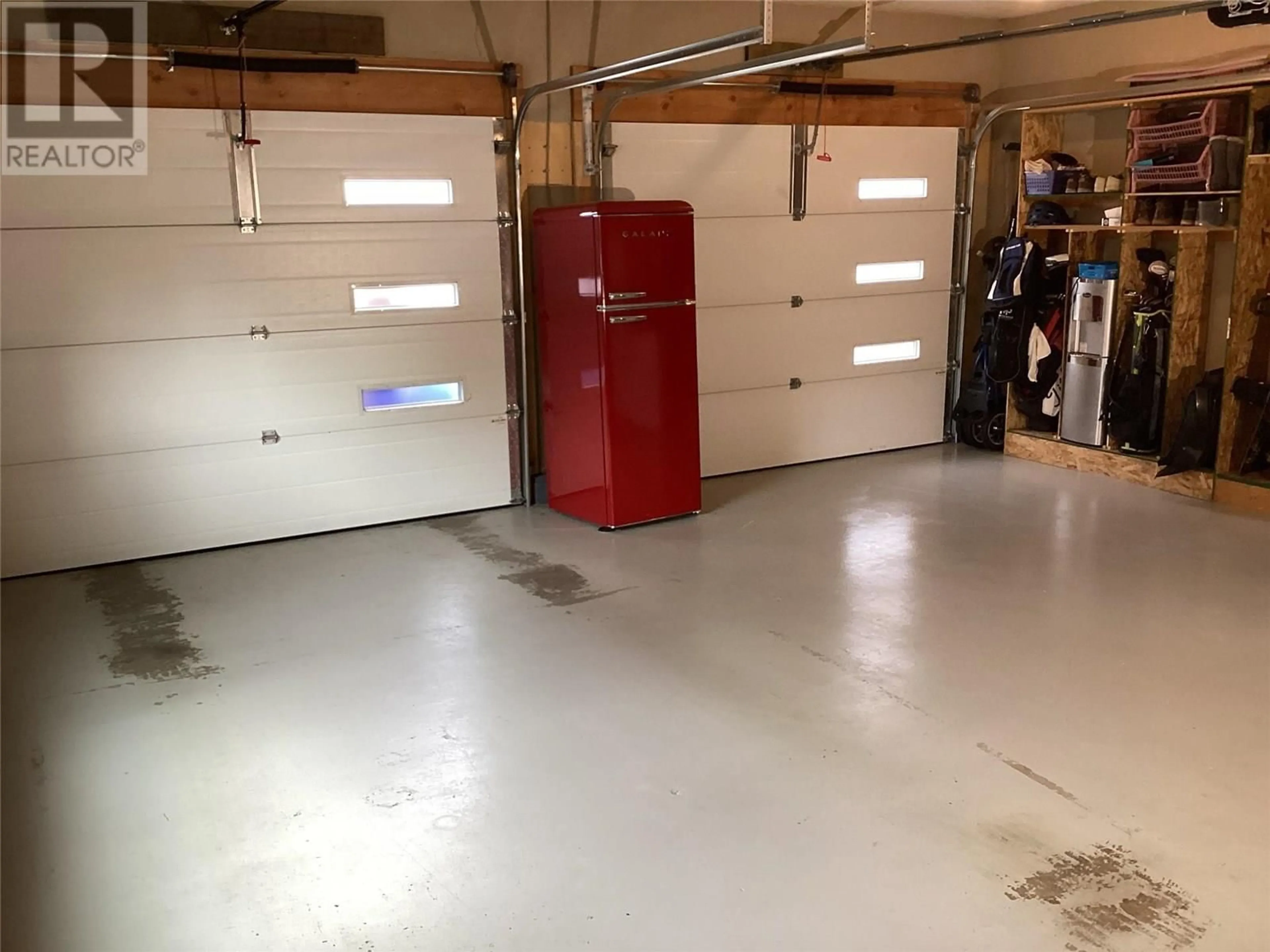 Indoor garage for 2150 28 STREET NORTHEAST, Salmon Arm British Columbia V1E3E1