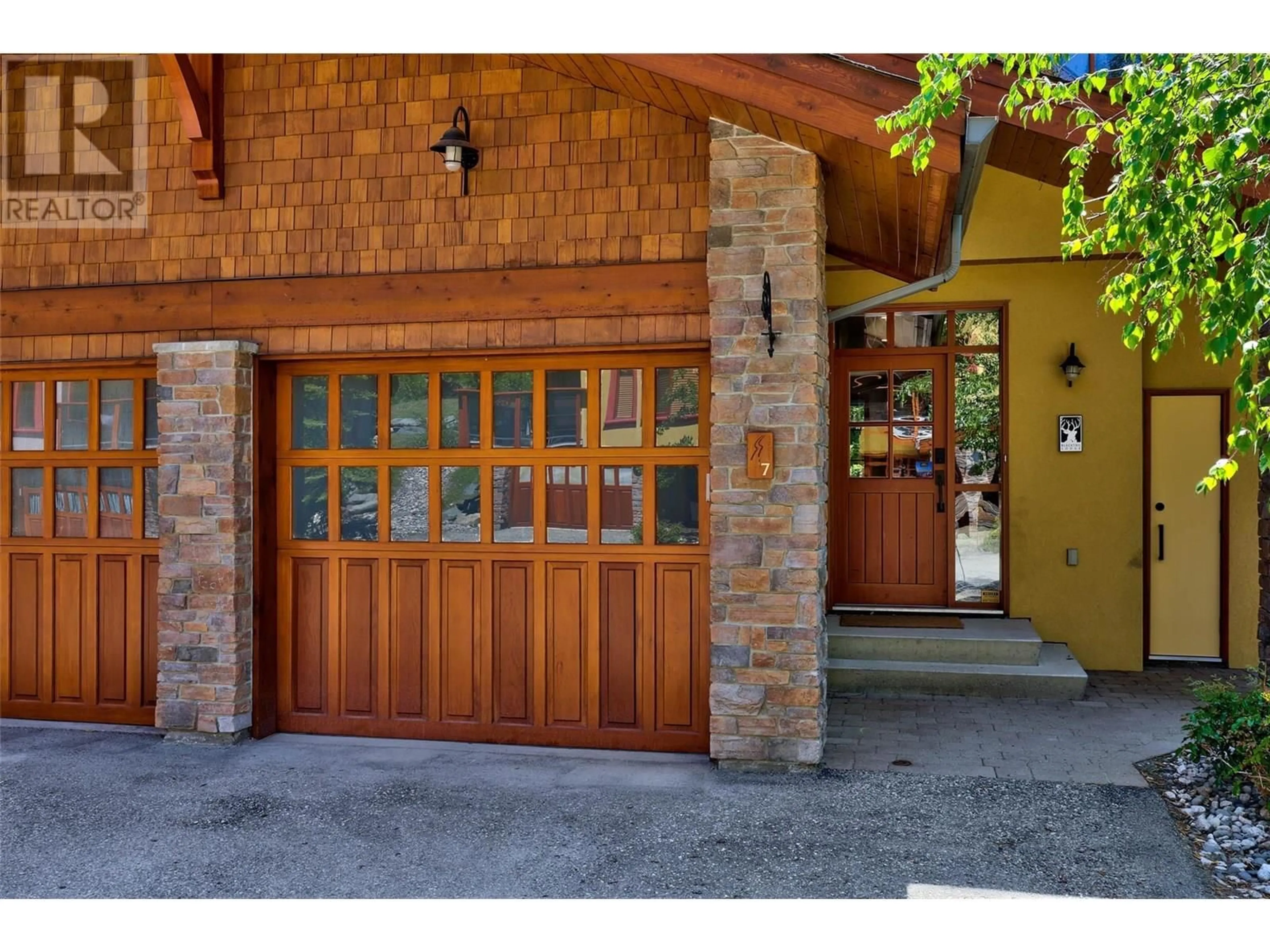 Indoor entryway for 7 - 5000 SUN PEAKS ROAD, Sun Peaks British Columbia V0E5N0