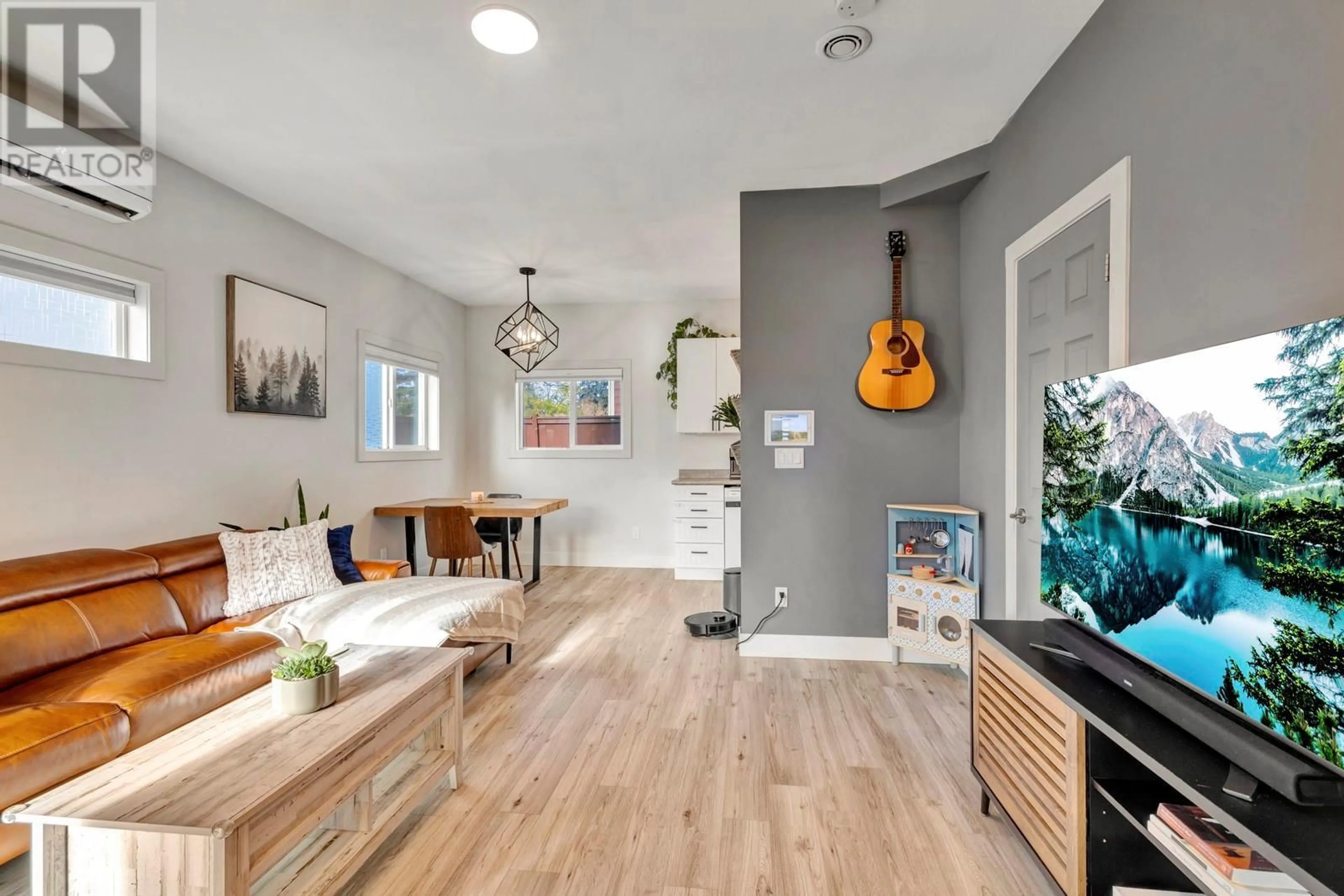 Living room with furniture, unknown for 2 - 515 FRANCIS AVENUE, Kelowna British Columbia V1Y5G4