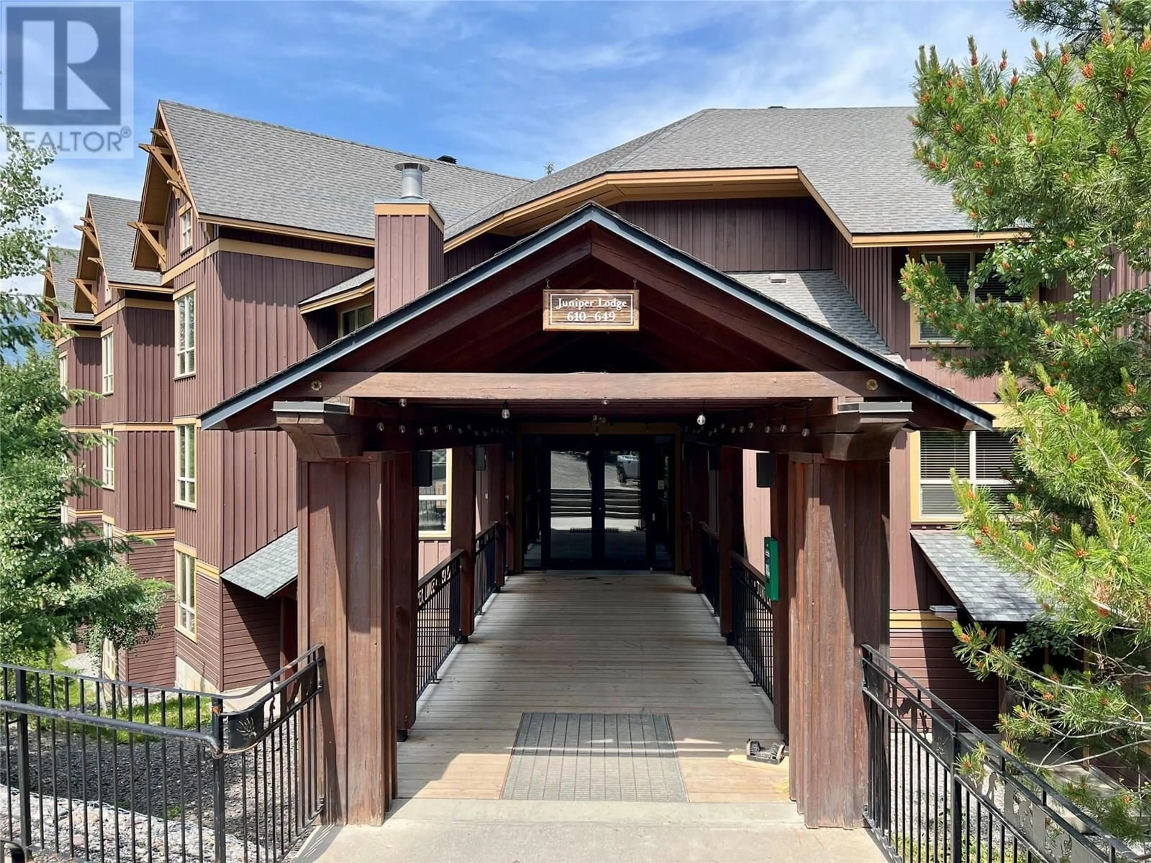 Indoor foyer for 638 - 4559 TIMBERLINE CRESCENT, Fernie British Columbia V0B1M6