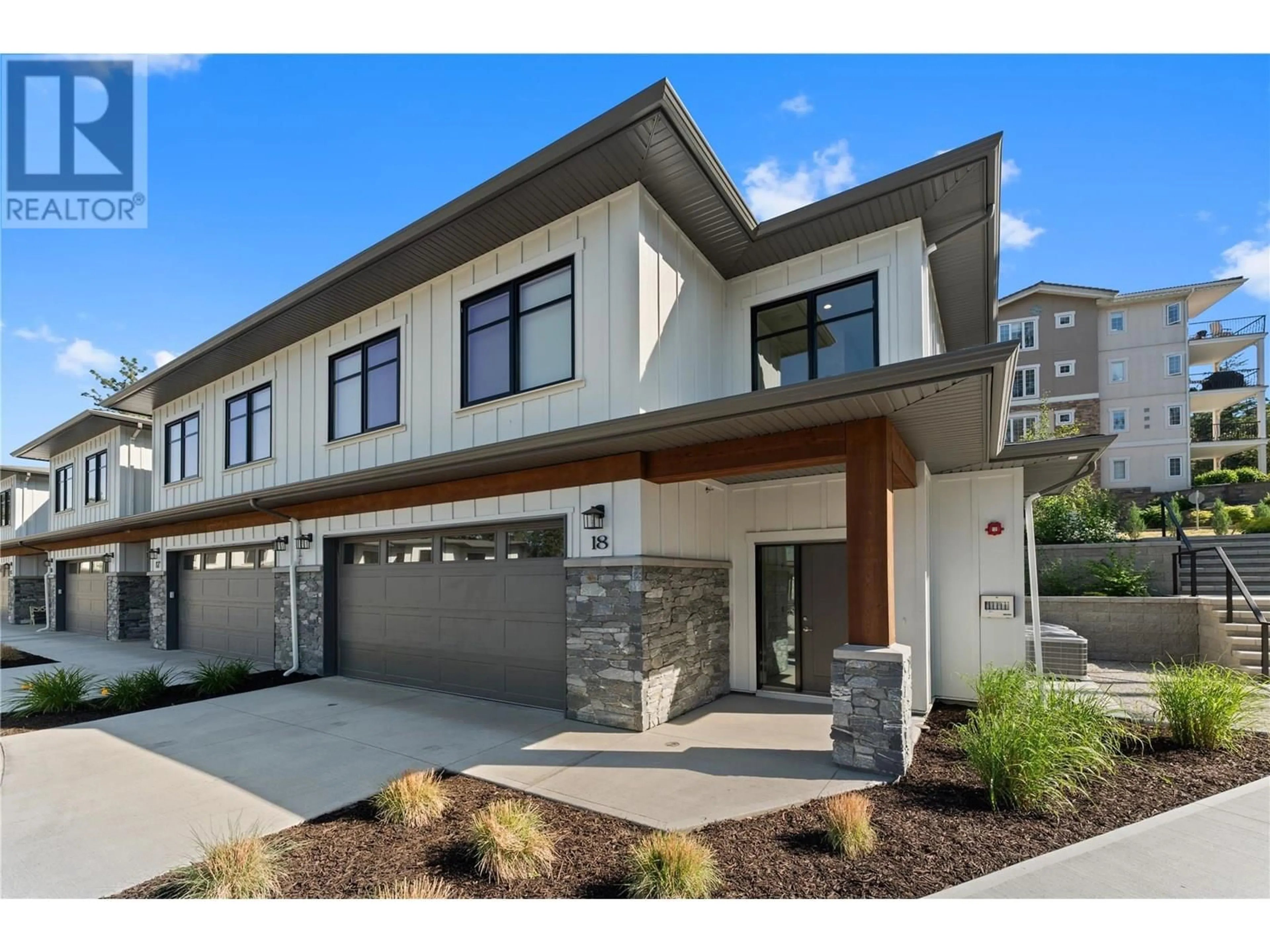 Unknown for 18 - 1979 COUNTRY CLUB DRIVE, Kelowna British Columbia V1V0H6