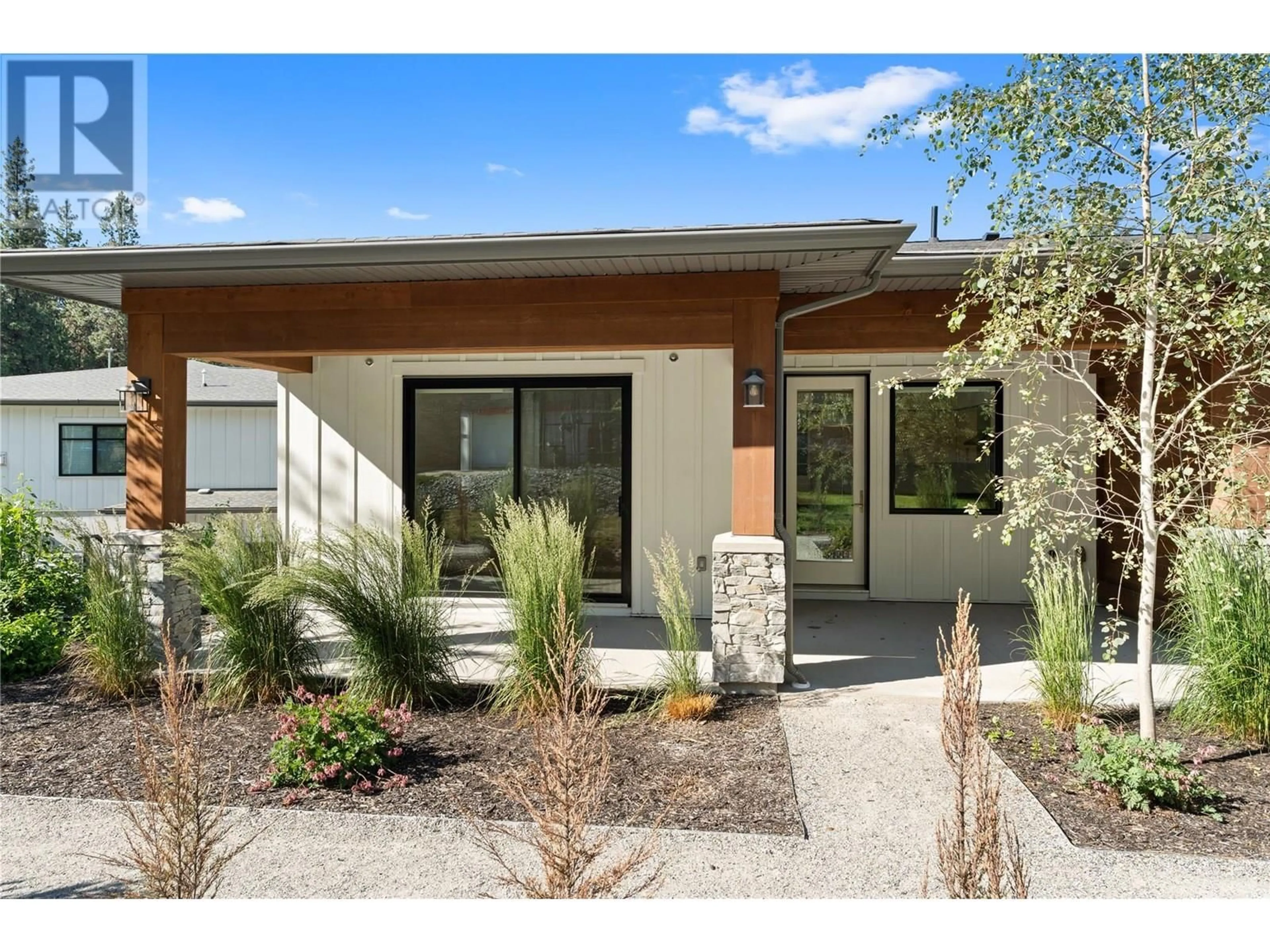 Unknown for 18 - 1979 COUNTRY CLUB DRIVE, Kelowna British Columbia V1V0H6