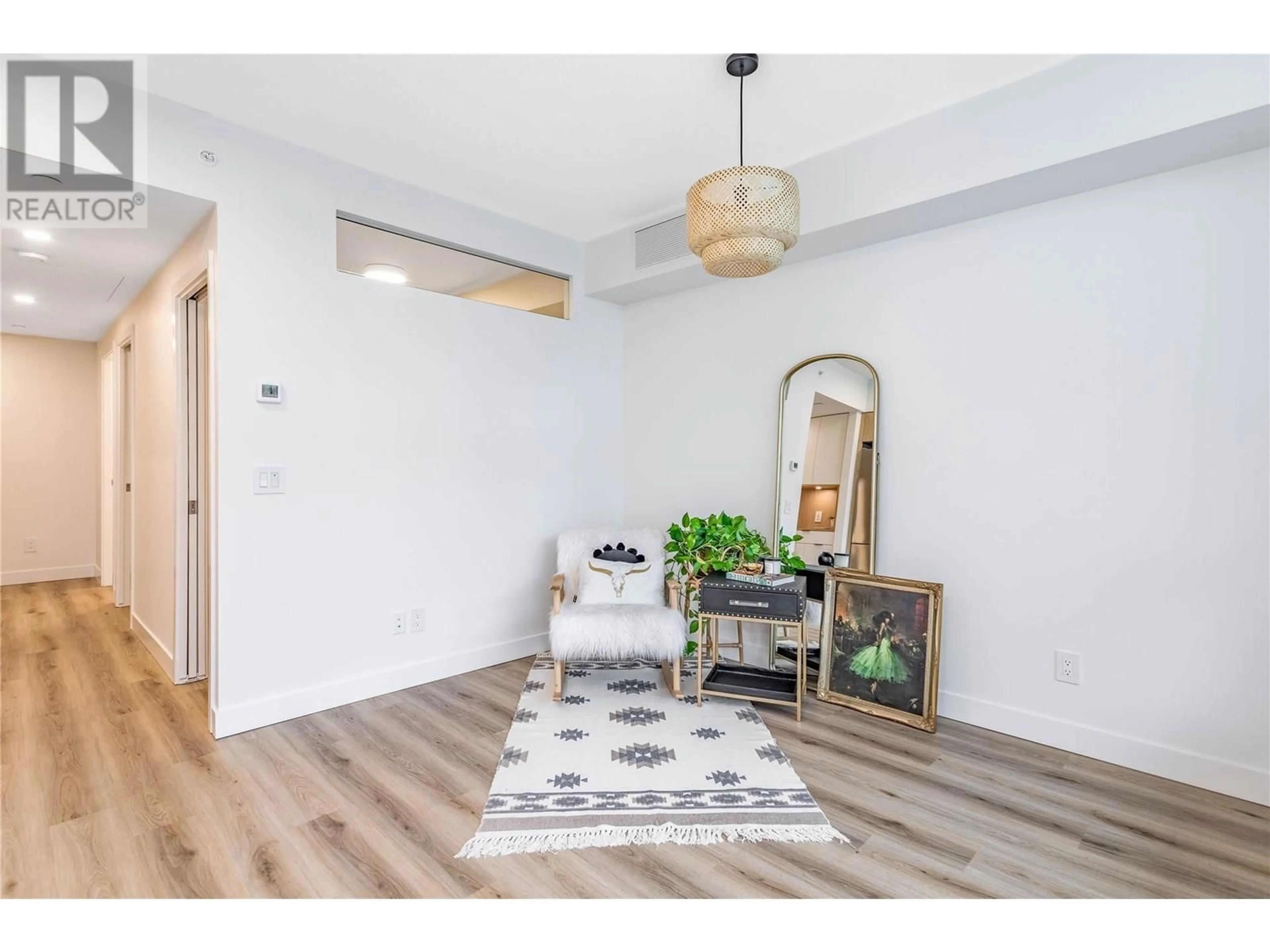 Indoor entryway for 1811 - 1488 BERTRAM STREET, Kelowna British Columbia V1Y0M6