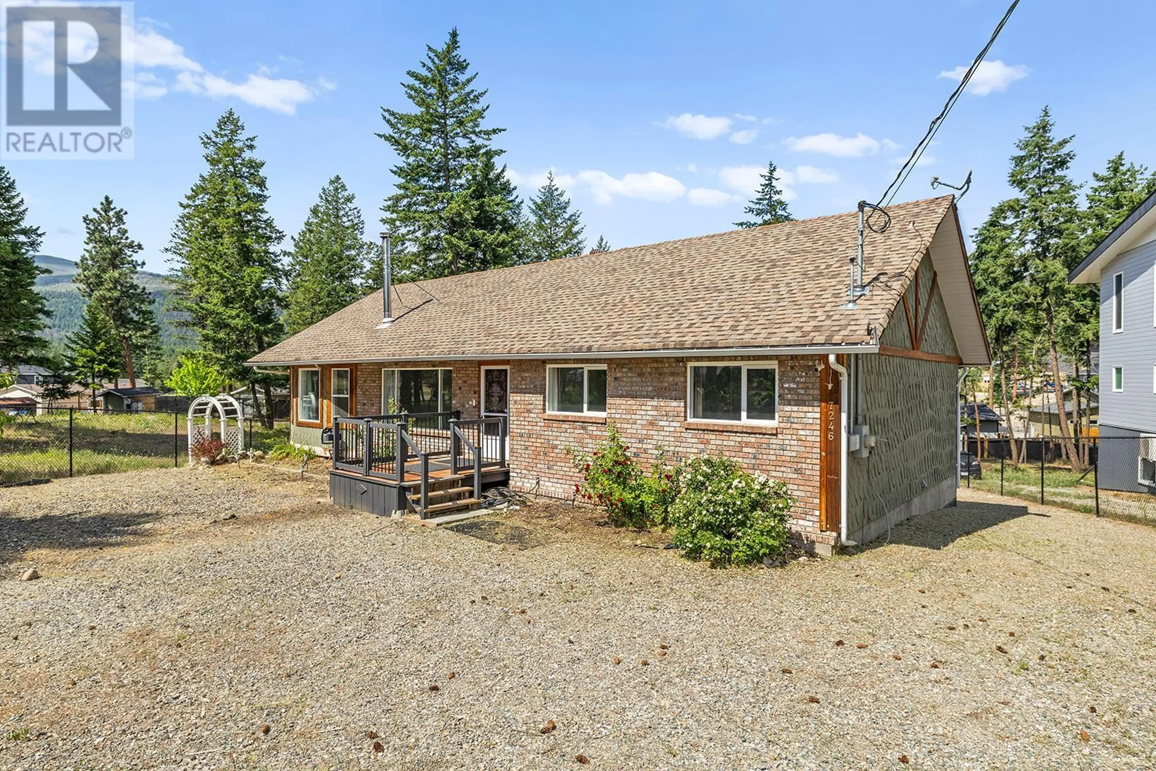 A pic from outside/outdoor area/front of a property/back of a property/a pic from drone, unknown for 7246 DUNWATERS ROAD, Kelowna British Columbia V1Z3W4