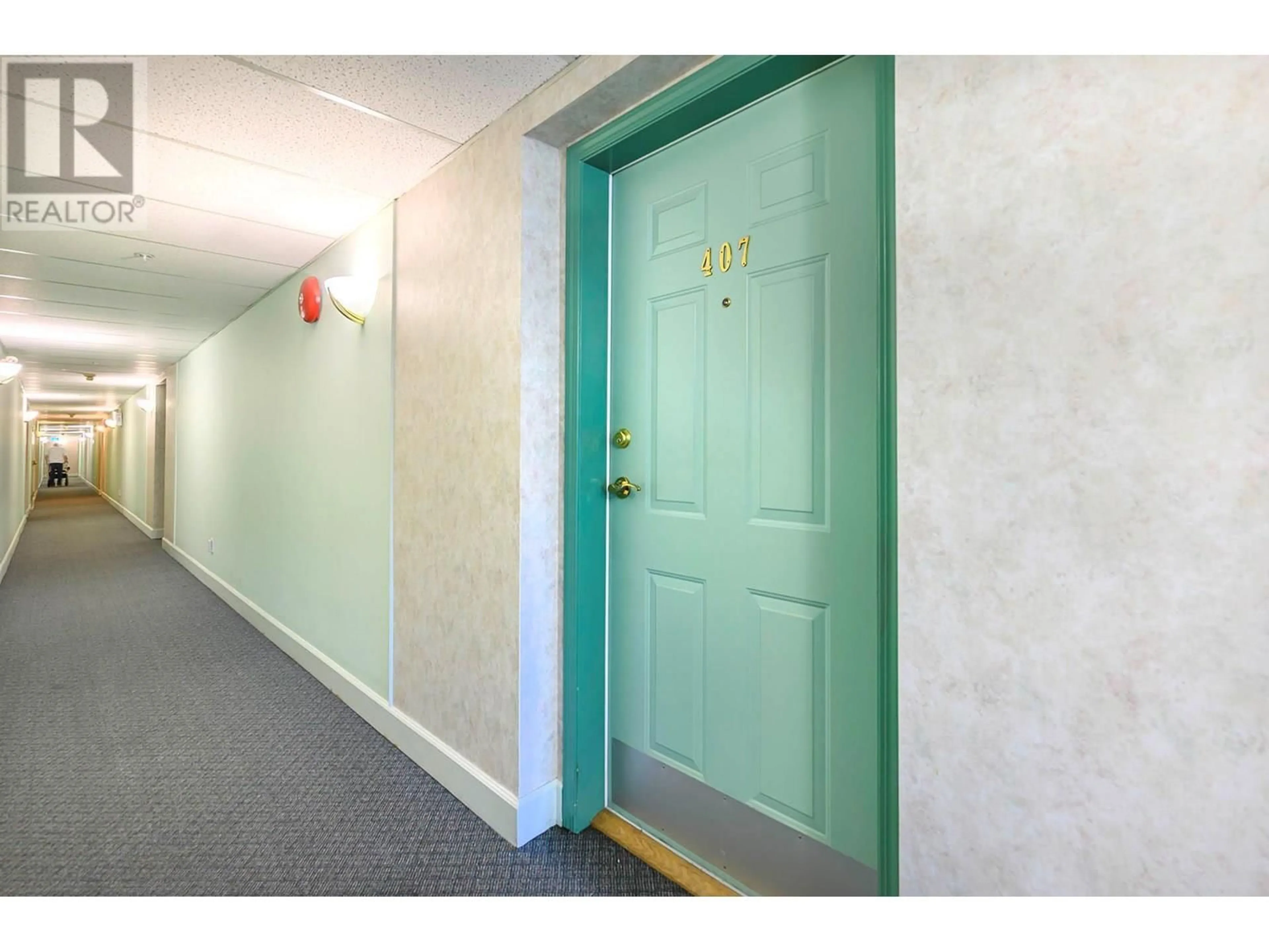Indoor foyer for 407 - 860 NICOLANI DRIVE, Kamloops British Columbia V2B5B3