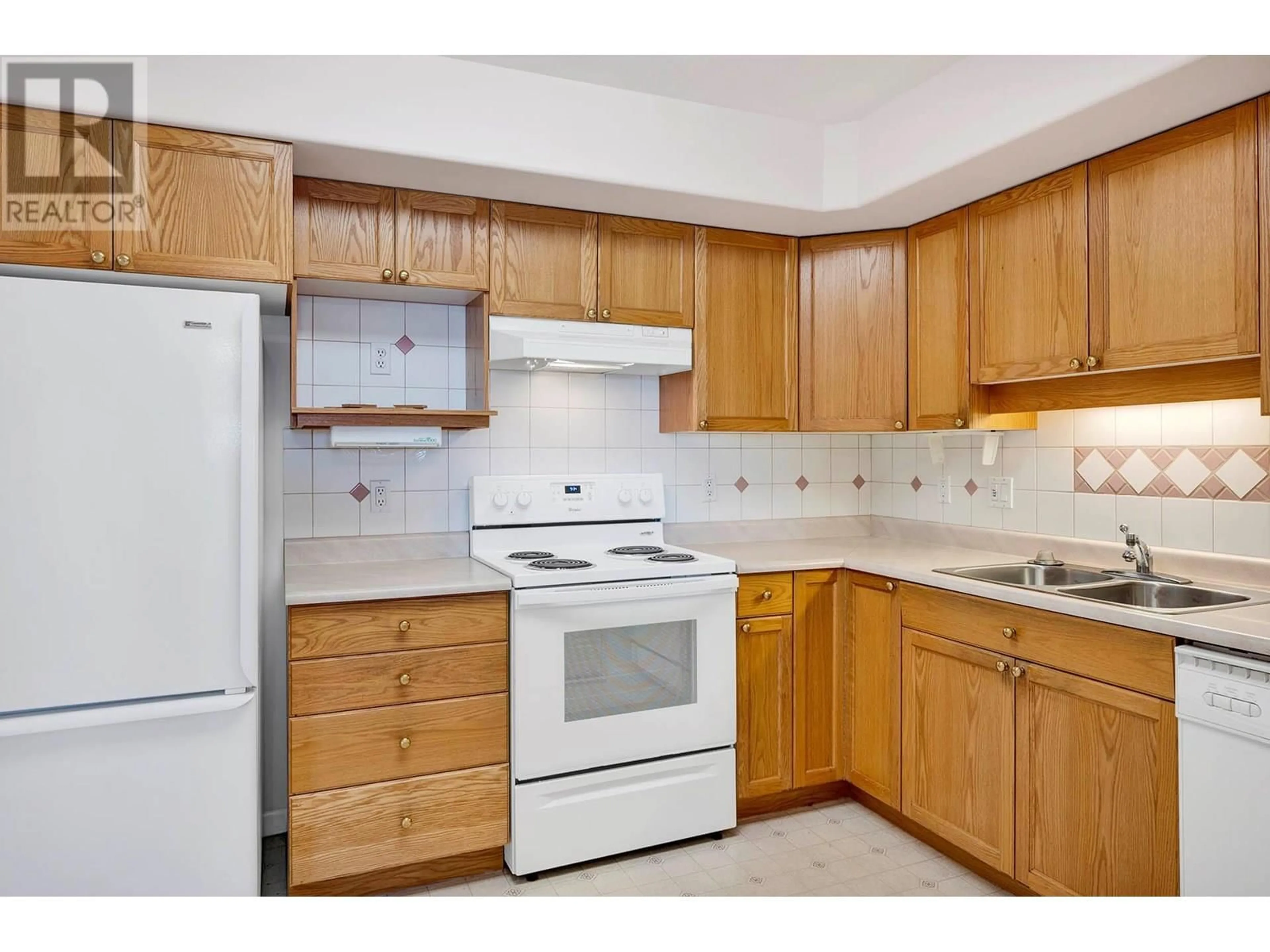 Standard kitchen, unknown for 407 - 860 NICOLANI DRIVE, Kamloops British Columbia V2B5B3