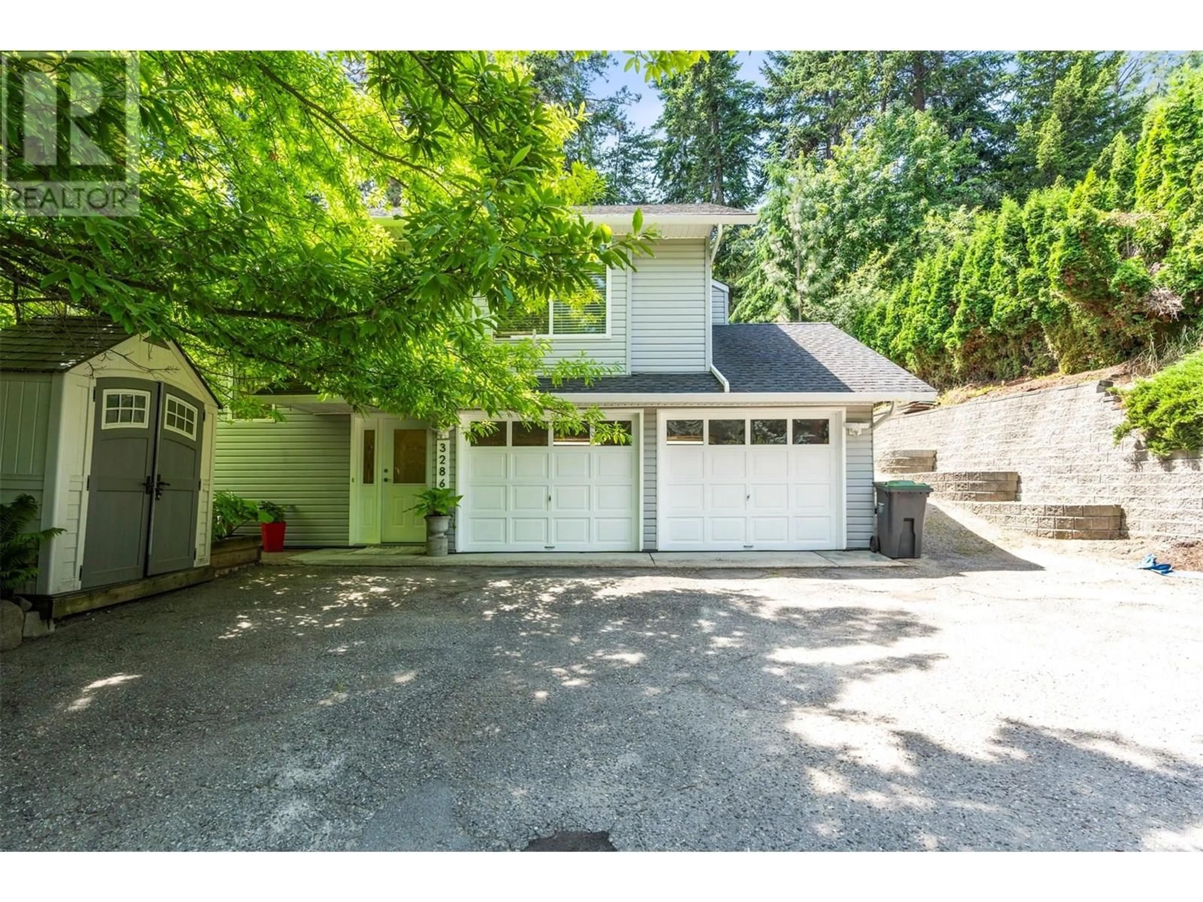 Indoor garage for 3286 MCROBBIE ROAD, West Kelowna British Columbia V4T1G1