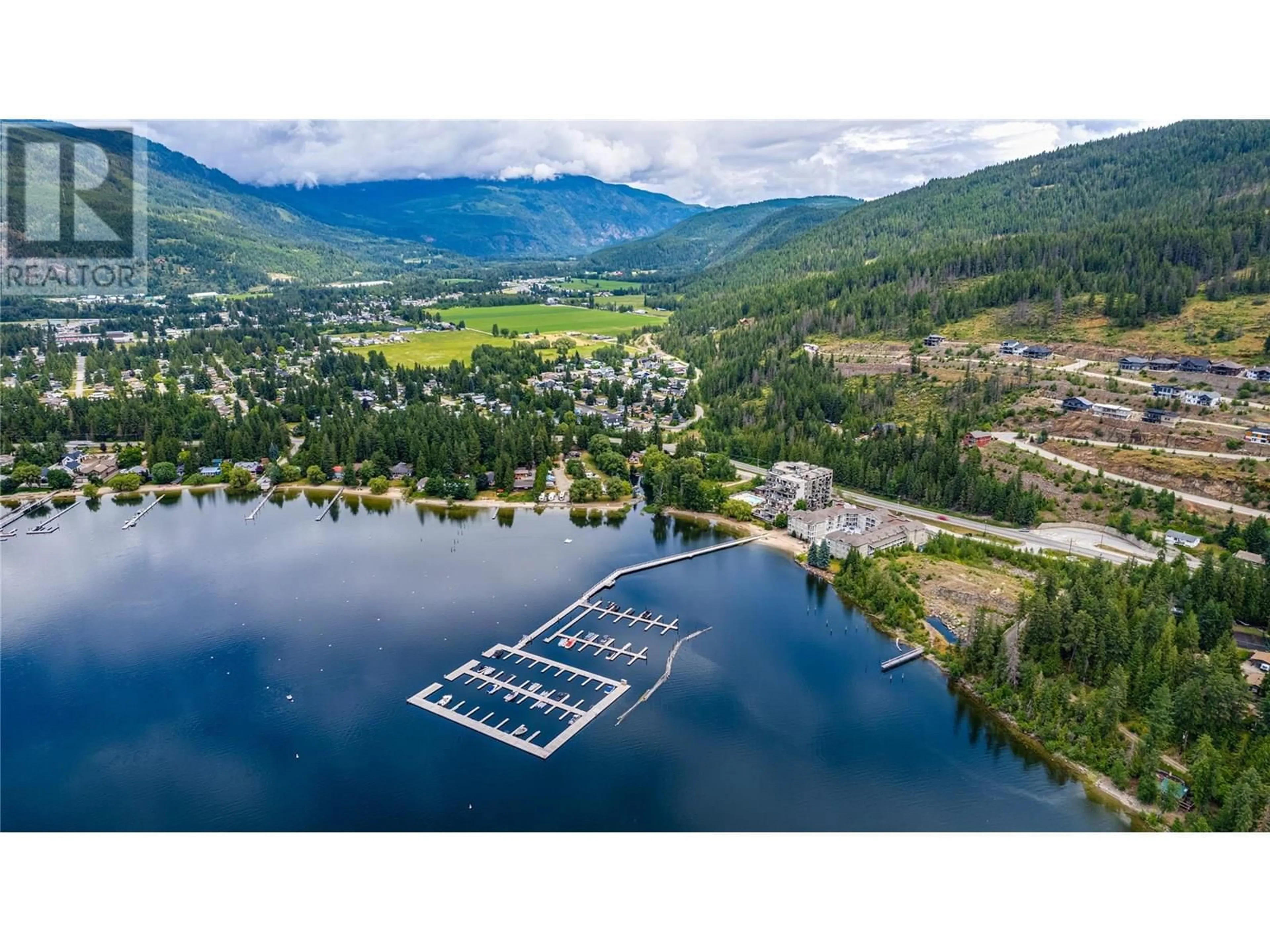 A pic from outside/outdoor area/front of a property/back of a property/a pic from drone, water/lake/river/ocean view for 402 OAK AVENUE, Sicamous British Columbia V0E2V1