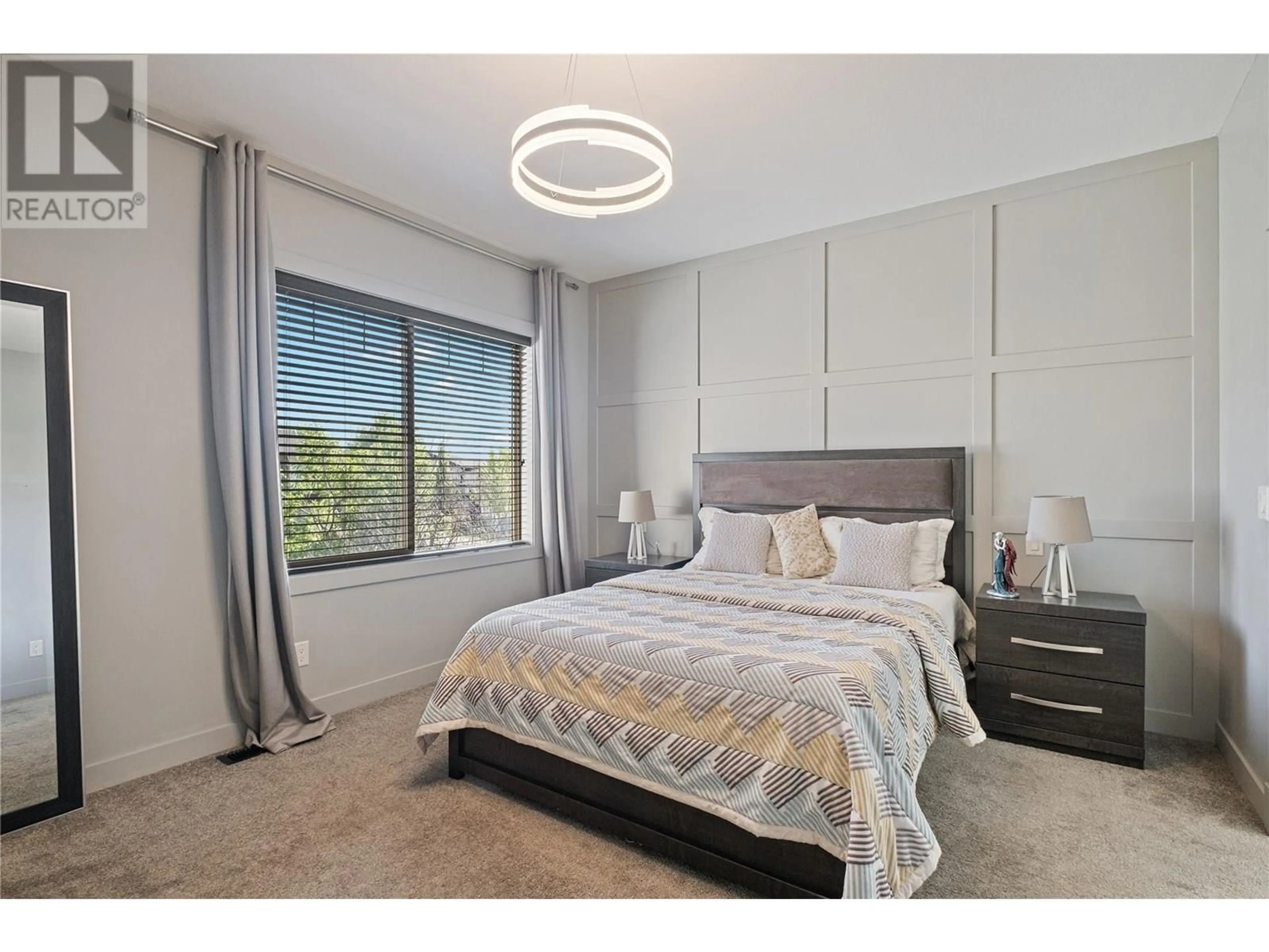 Bedroom with bed, unknown for 1338 ROCKY POINT DRIVE, Kelowna British Columbia V1V2Z9