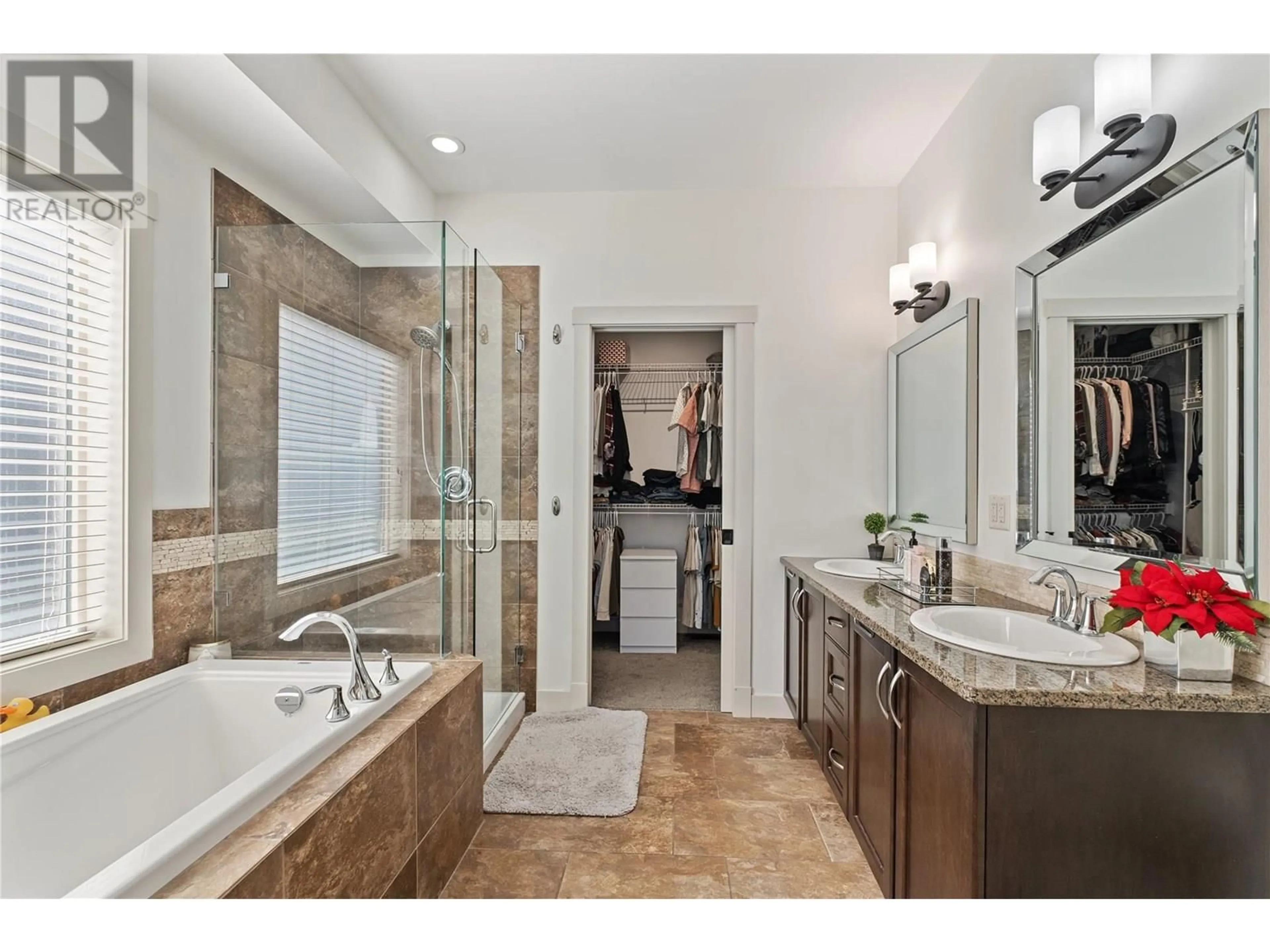 Contemporary bathroom, ceramic/tile floor for 1338 ROCKY POINT DRIVE, Kelowna British Columbia V1V2Z9