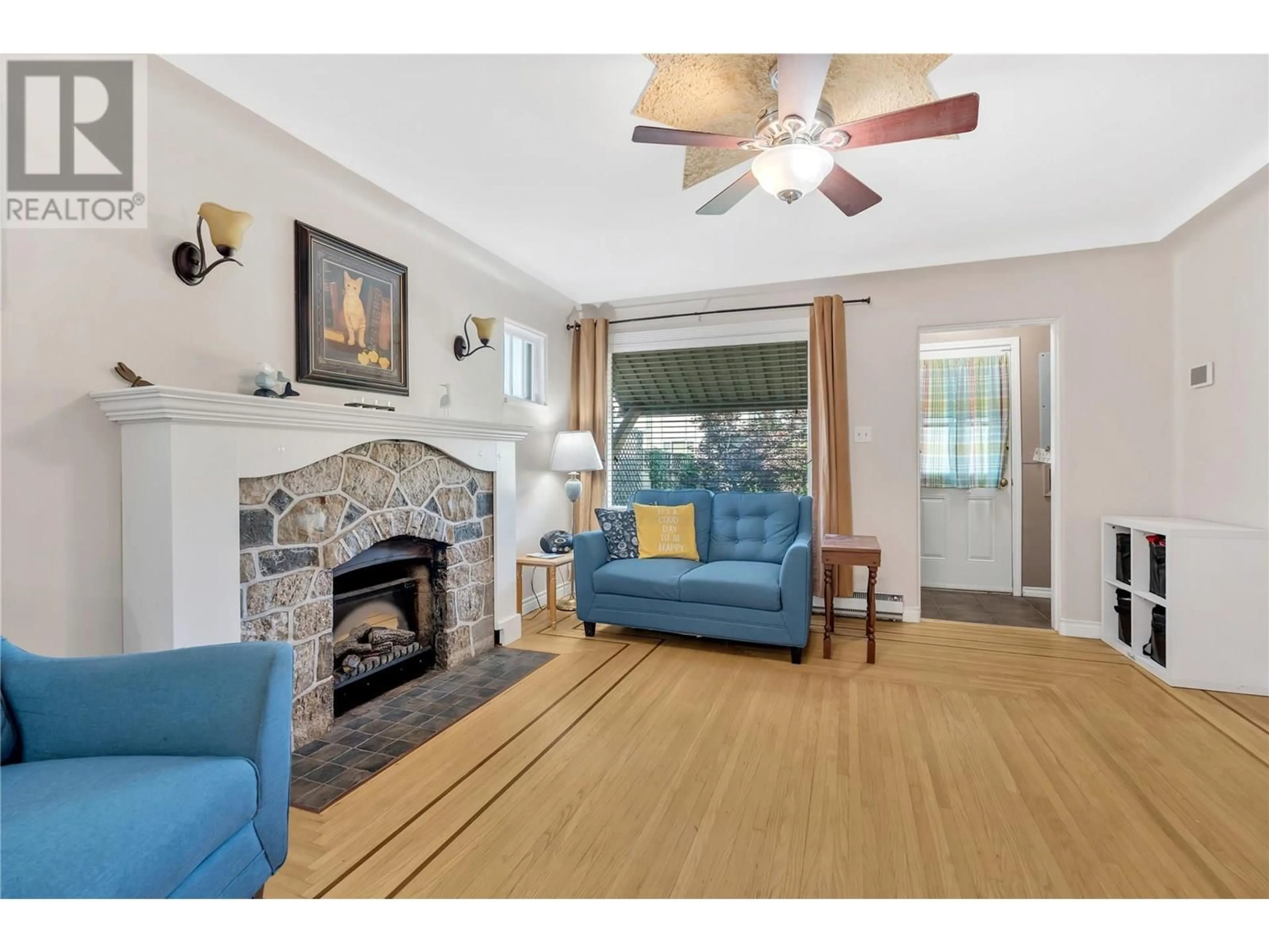 Living room with furniture, unknown for 616 BURNS STREET, Penticton British Columbia V2A4X3