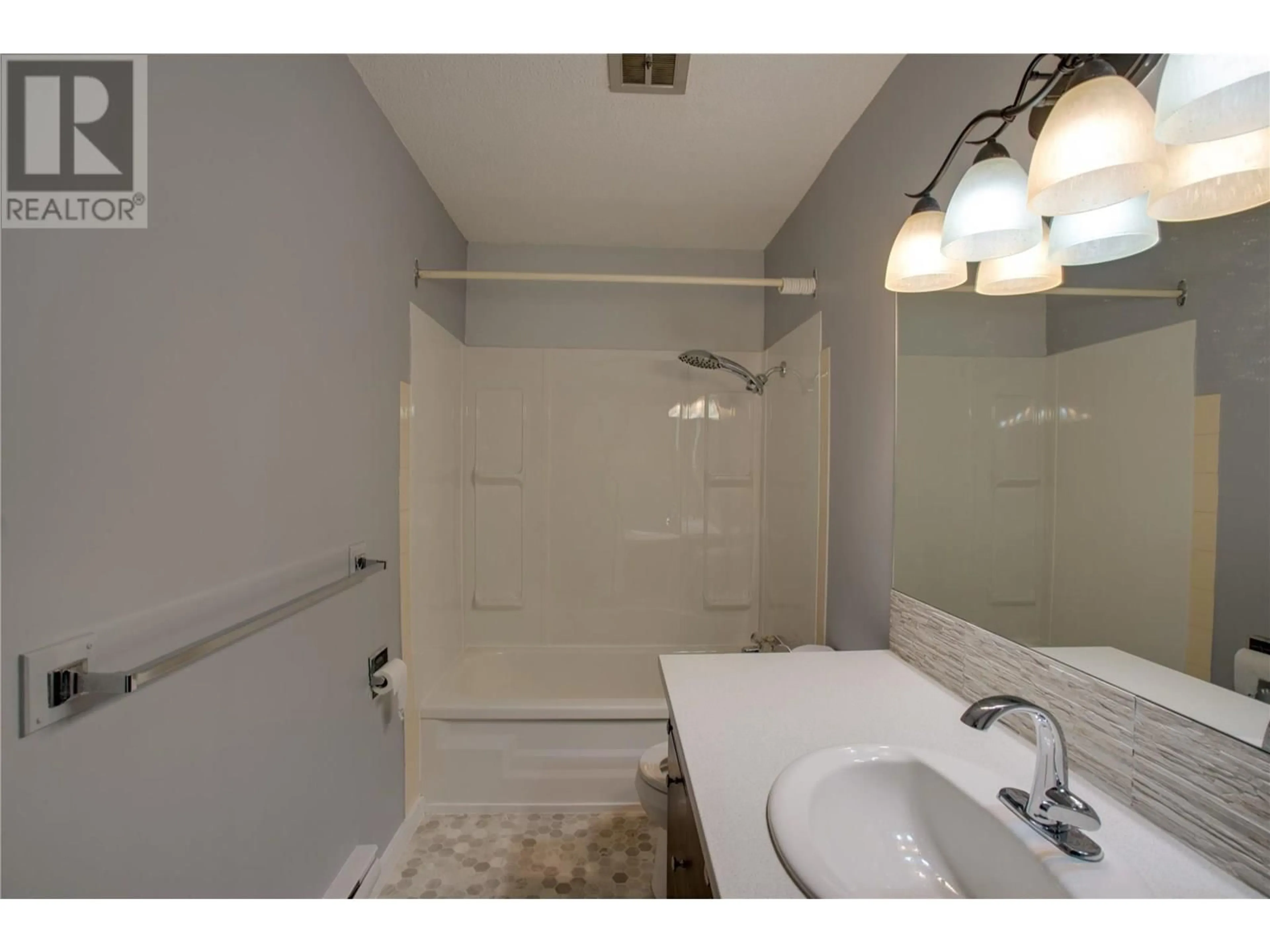 Standard bathroom, ceramic/tile floor for 204 - 4101 ALEXIS PARK DRIVE, Vernon British Columbia V1T6H2