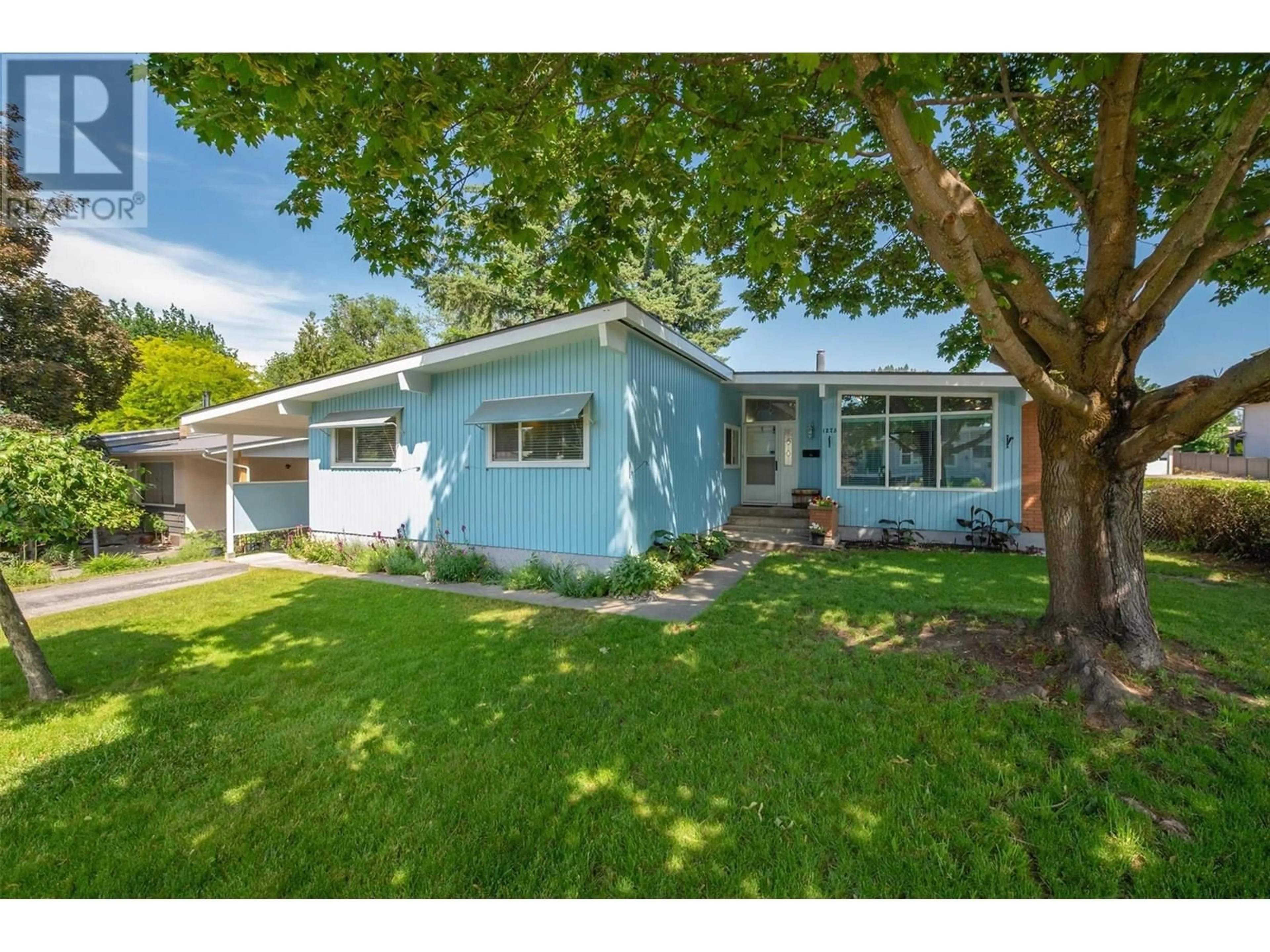 Home with vinyl exterior material, street for 1273 MOUNTAINVIEW STREET, Kelowna British Columbia V1Y4M9