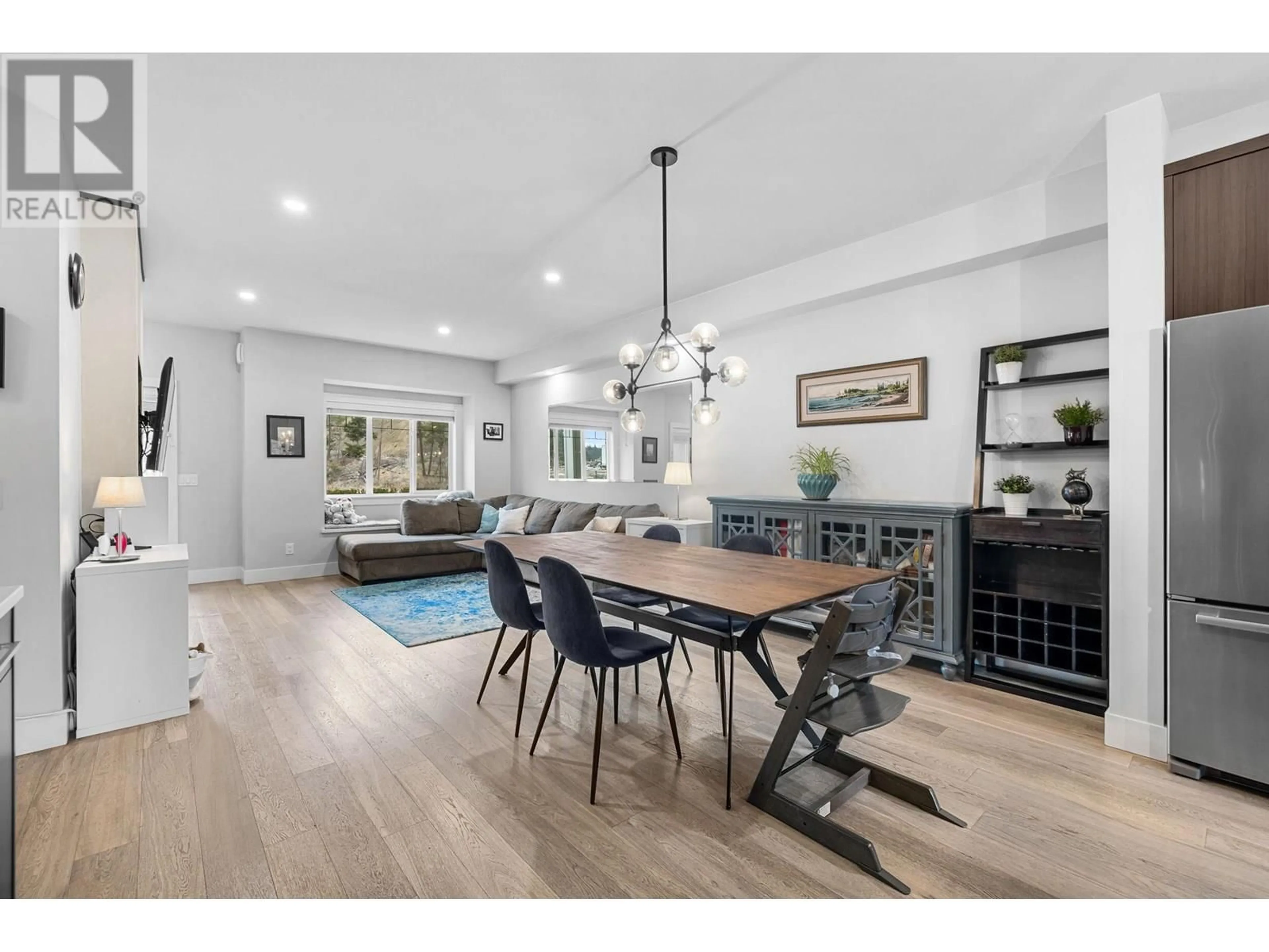 Open concept kitchen, wood/laminate floor for 9 - 1450 UNION ROAD, Kelowna British Columbia V1V3E1